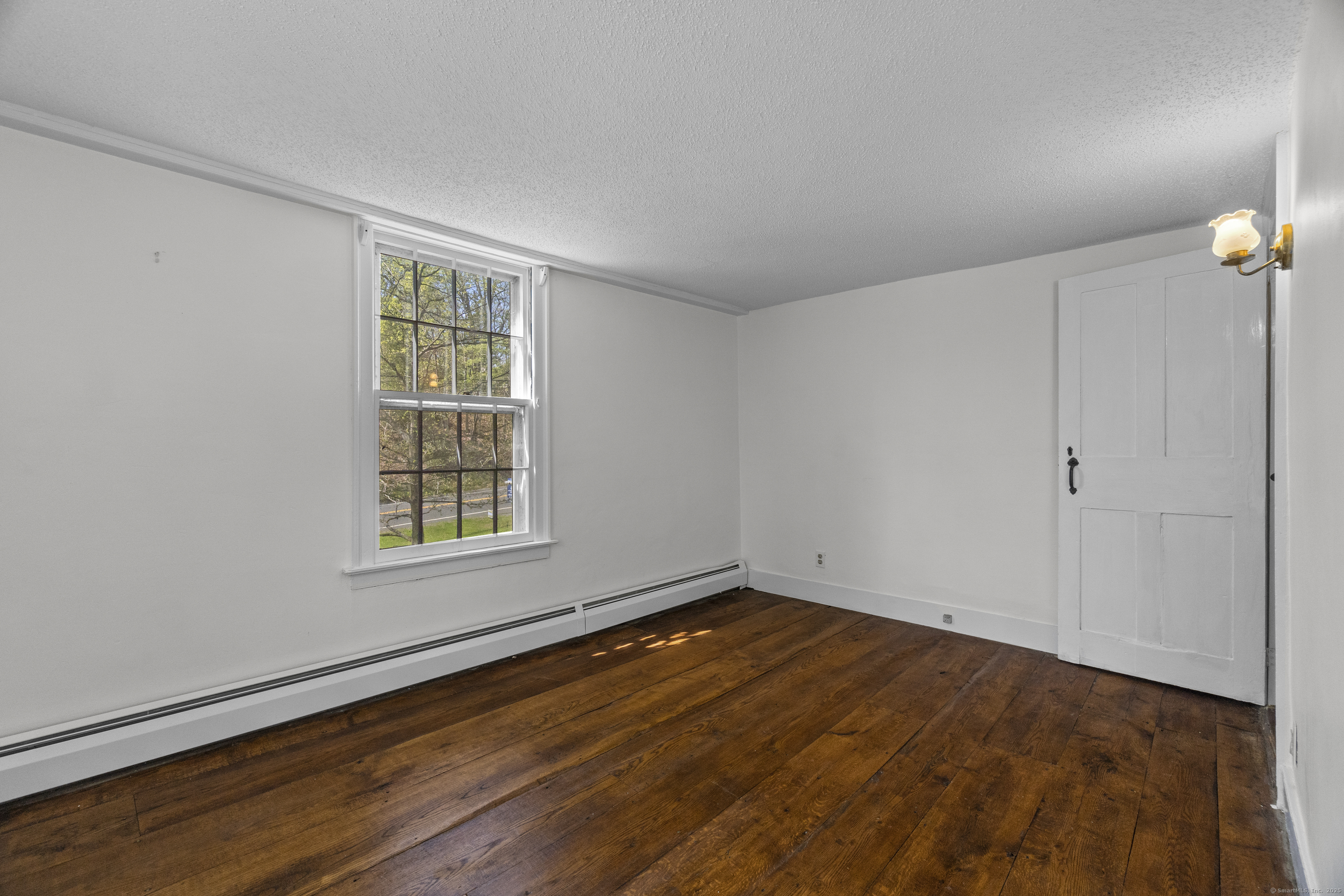 Woodbury, Connecticut, 06798, United States, 4 Bedrooms Bedrooms, ,3 BathroomsBathrooms,Residential,For Sale,1890023