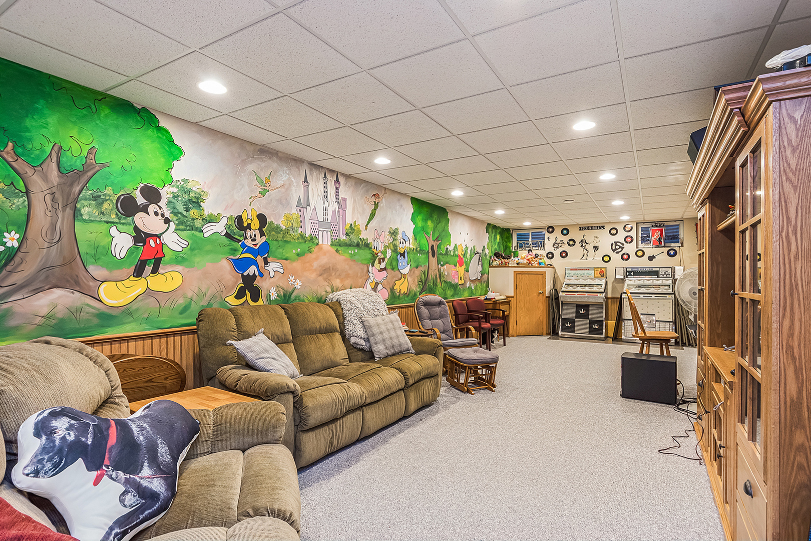 Orland Park, Illinois, 60467, United States, 4 Bedrooms Bedrooms, ,4 BathroomsBathrooms,Residential,For Sale,1984094