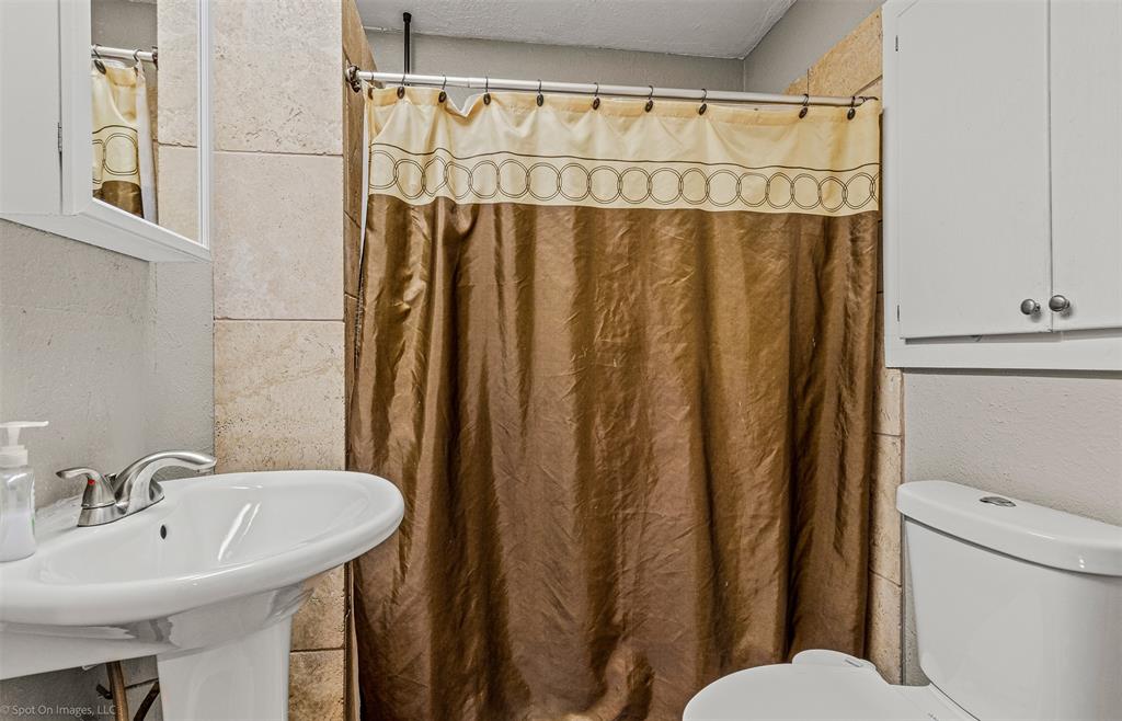 Terrell, Texas, 75161, United States, 3 Bedrooms Bedrooms, ,2 BathroomsBathrooms,Residential,For Sale,1933650