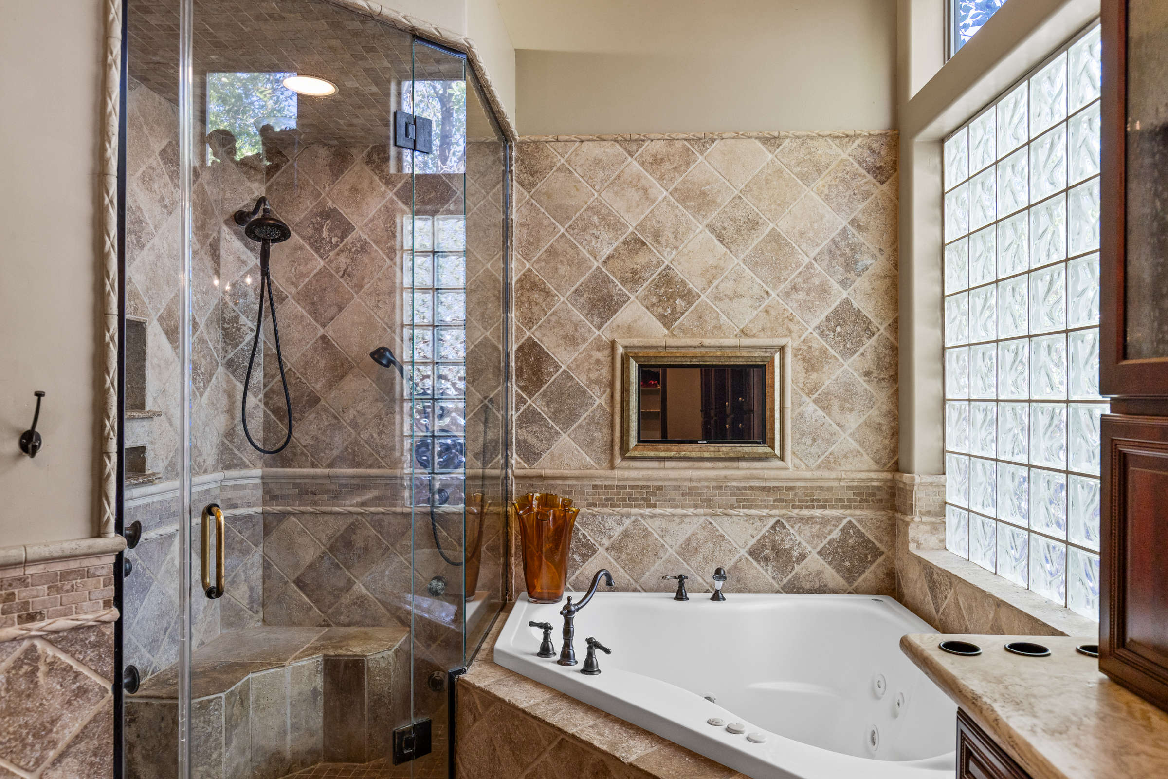 Tempe, Arizona, 85284, United States, 5 Bedrooms Bedrooms, ,3 BathroomsBathrooms,Residential,For Sale,1989924