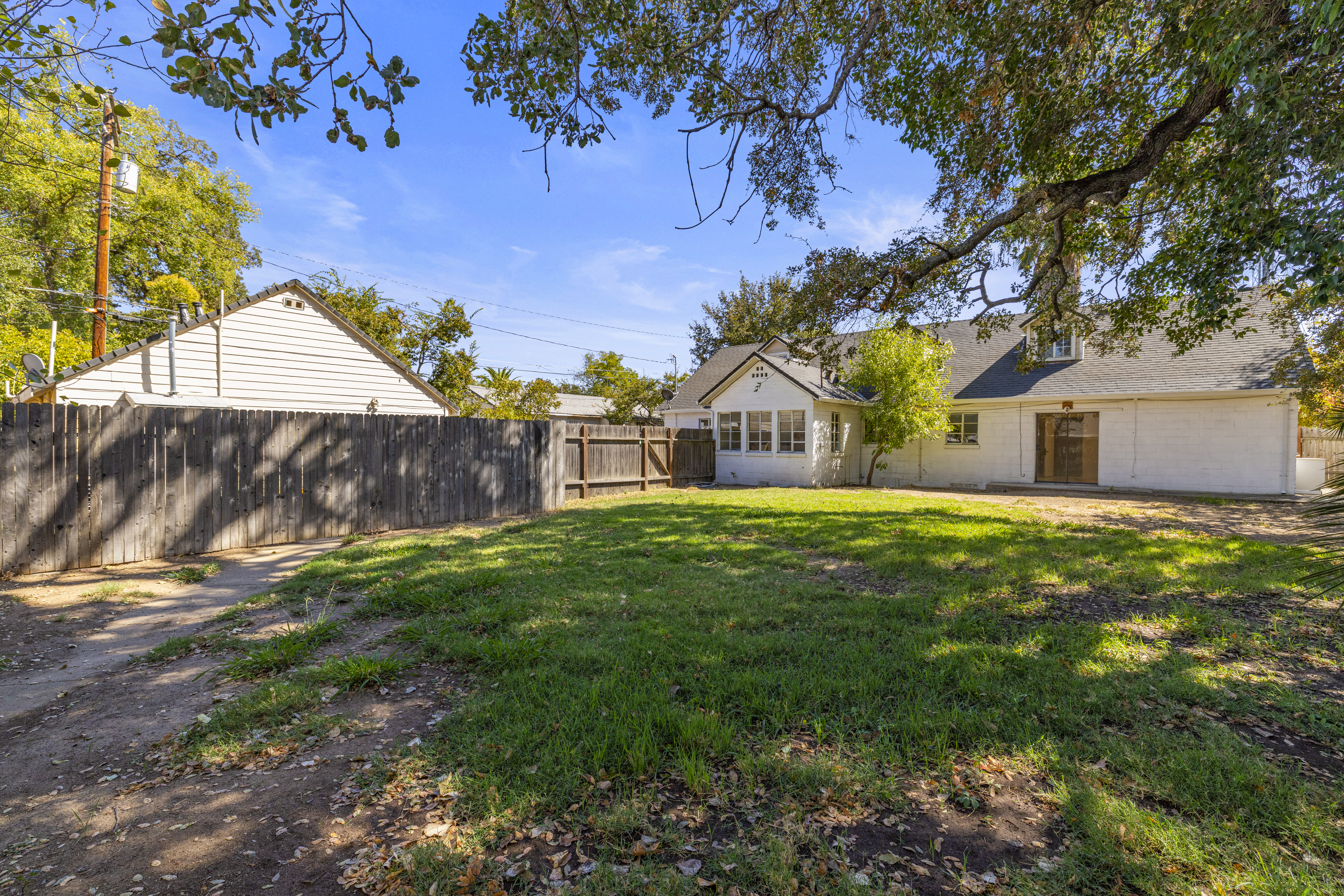  1241 Arcade Boulevard, Sacramento, CA 95815 - 物件實景