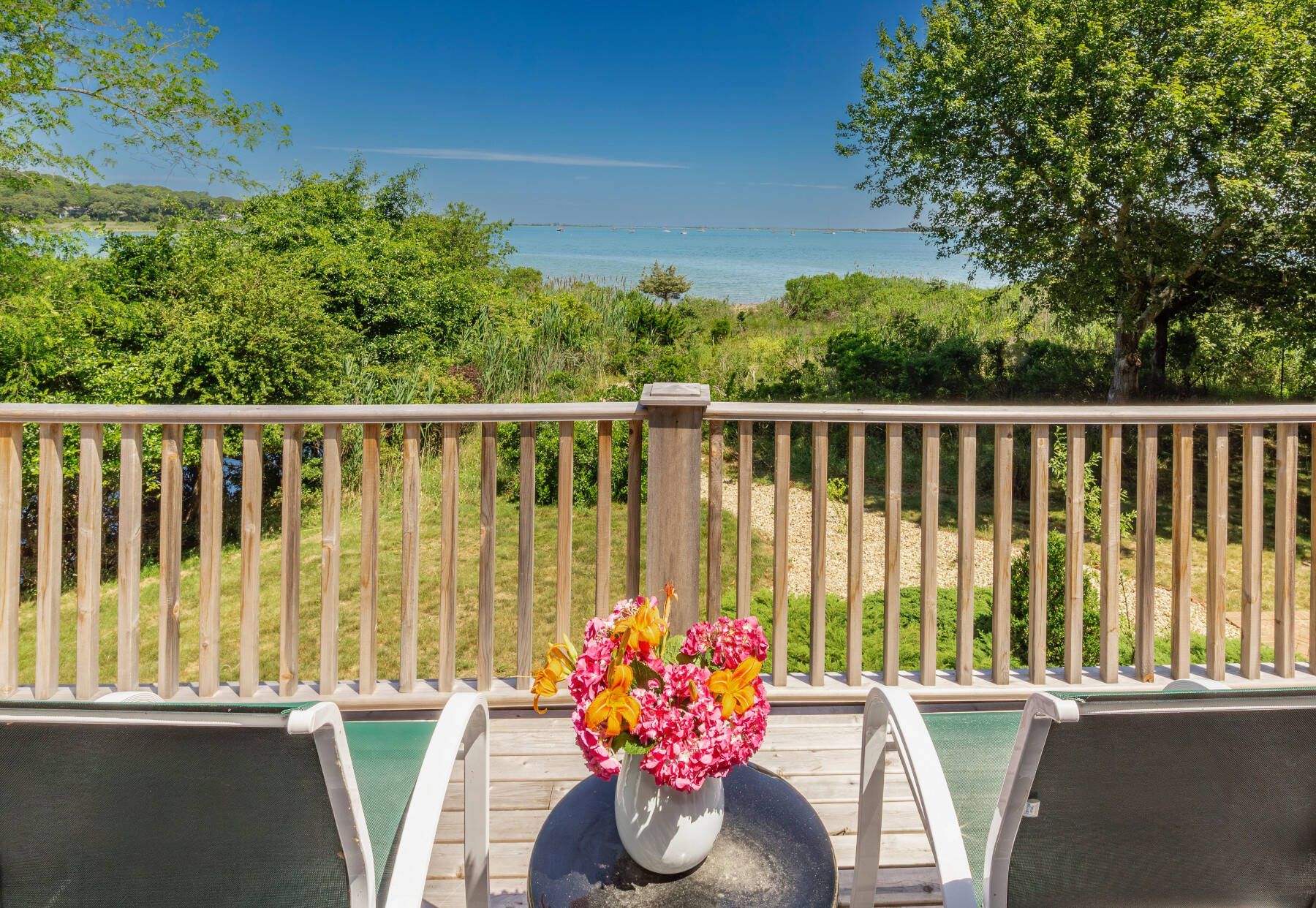  Sunrise to Sunset Views at this New Heavenly Waterfront Home - 物件實景