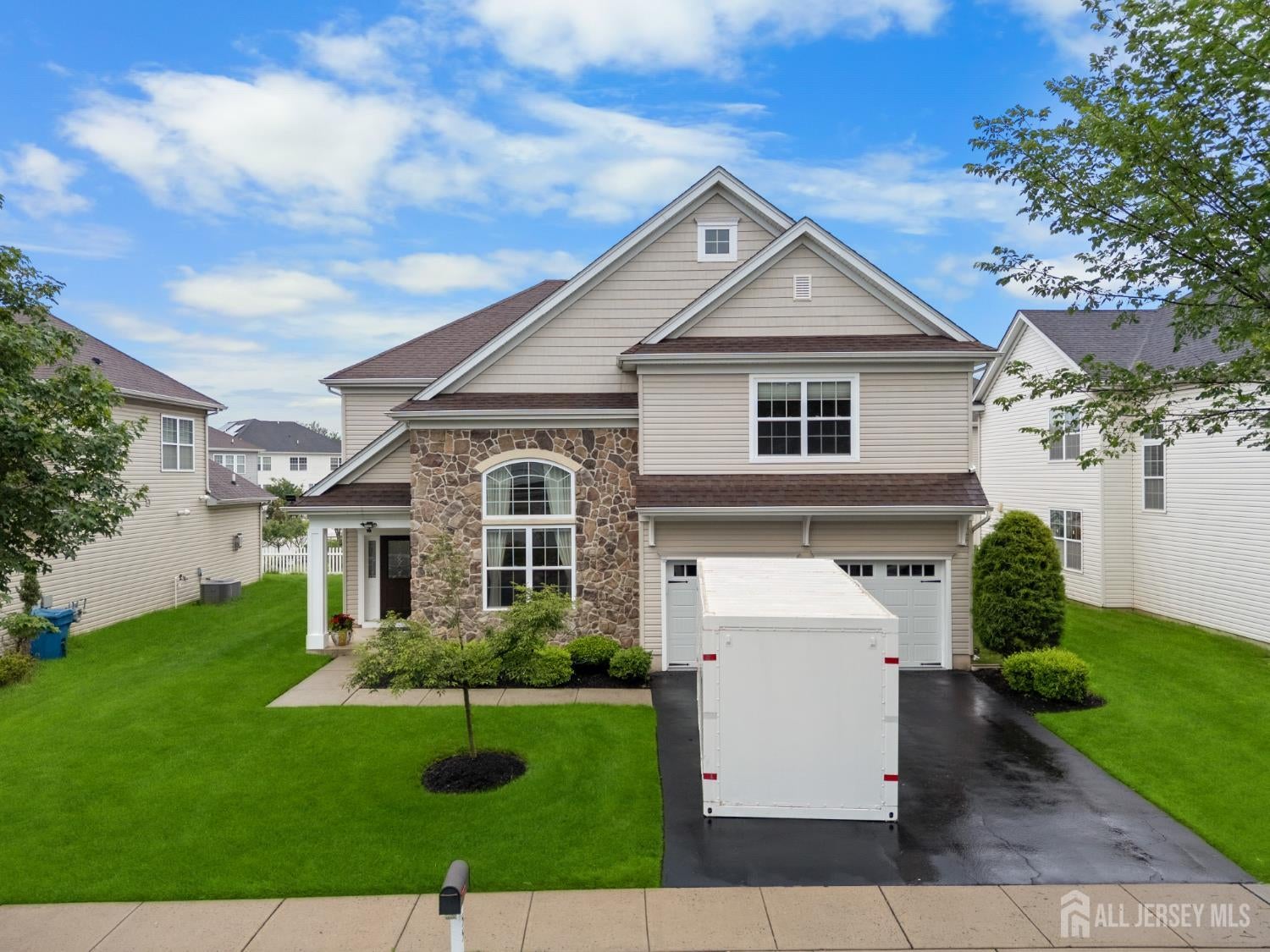 Piscataway, New Jersey, 08854, United States, 4 Bedrooms Bedrooms, ,3 BathroomsBathrooms,Residential,For Sale,1889779