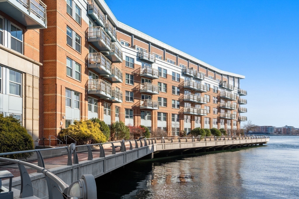 Boston, Massachusetts, 02109, United States, 3 Bedrooms Bedrooms, ,3 BathroomsBathrooms,Residential,For Sale,1847370