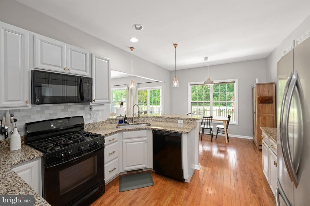 Milton, Delaware, 19968, United States, 4 Bedrooms Bedrooms, ,3 BathroomsBathrooms,Residential,For Sale,1804987