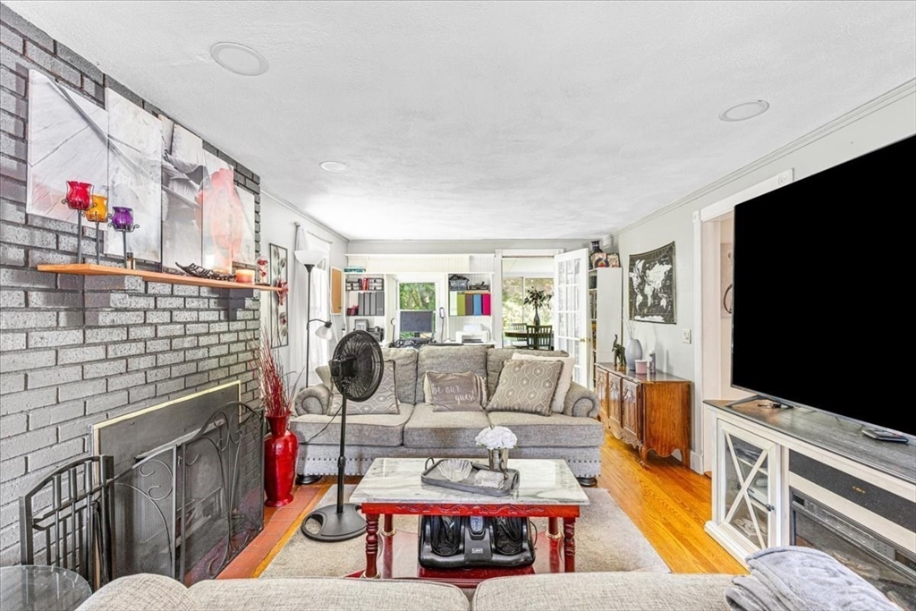 North Attleboro, Massachusetts, 02760, United States, 3 Bedrooms Bedrooms, ,Residential,For Sale,1872868