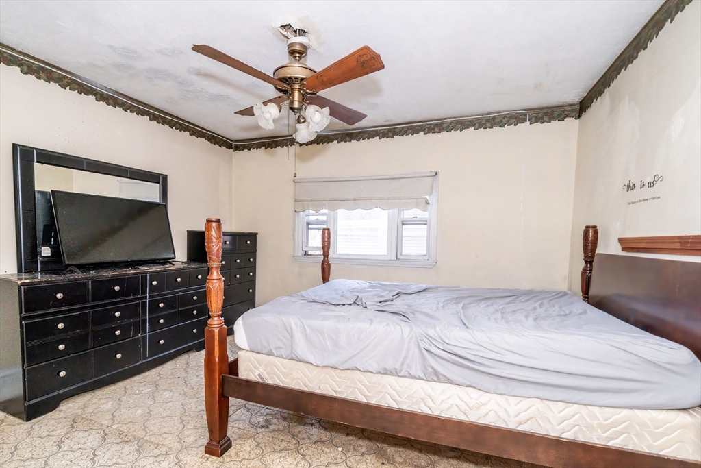 Malden, Massachusetts, 02148, United States, 4 Bedrooms Bedrooms, ,2 BathroomsBathrooms,Residential,For Sale,1986308