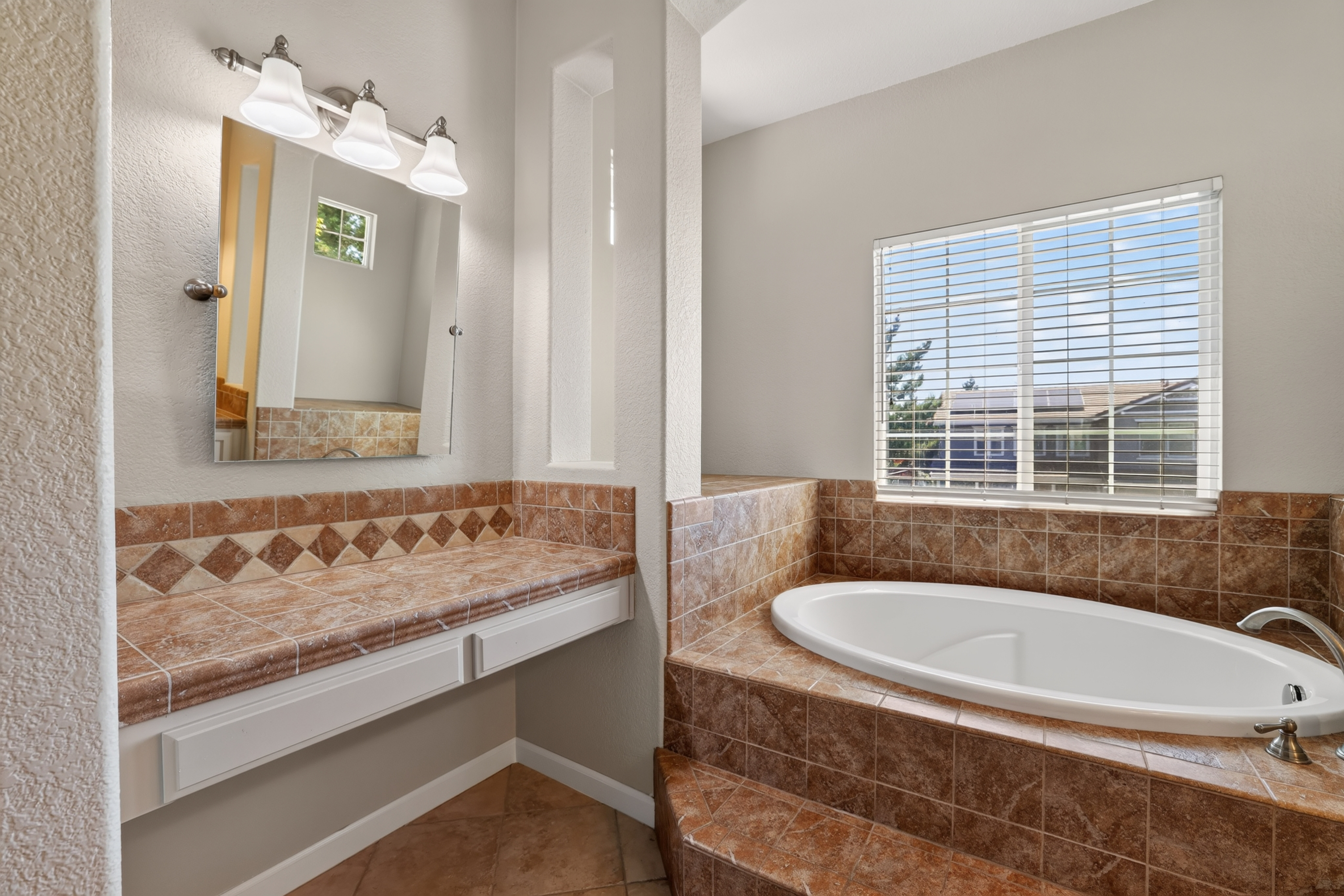  2519 Parkcrest Way, Roseville, CA, 95747 - 物件實景