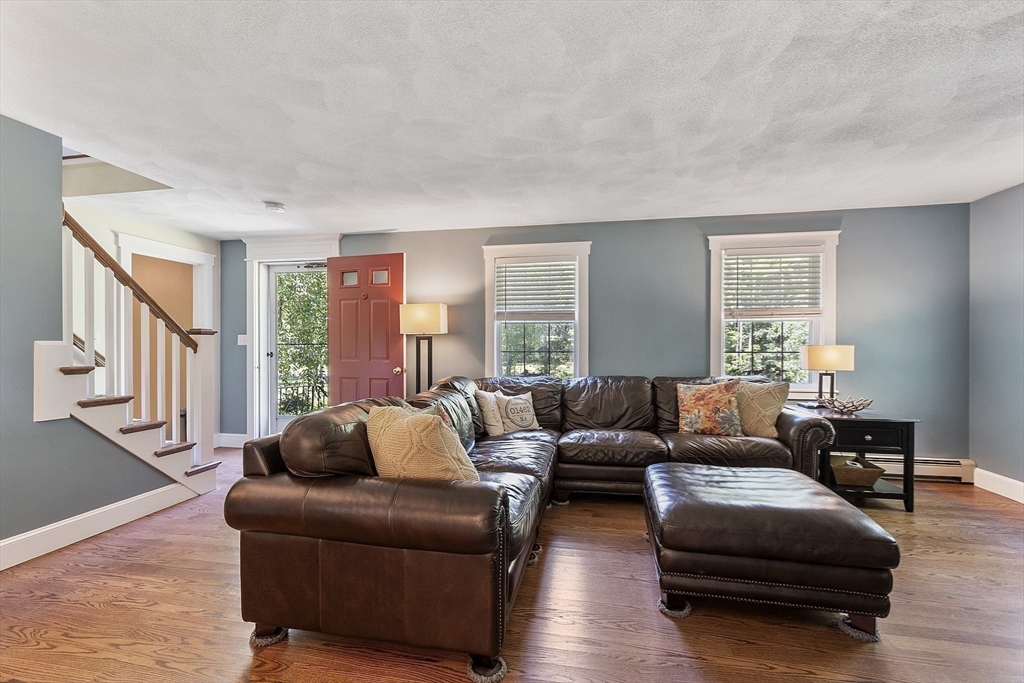 Lunenburg, Massachusetts, 01462, United States, 4 Bedrooms Bedrooms, ,3 BathroomsBathrooms,Residential,For Sale,1885321