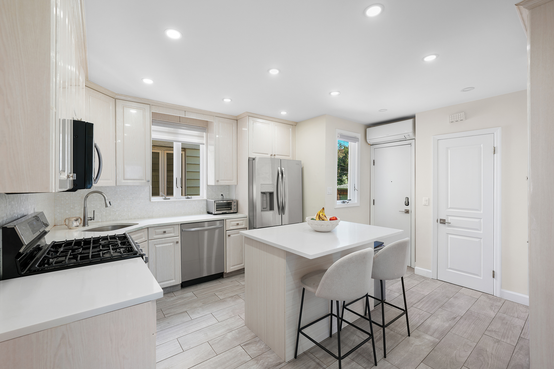 Brooklyn, New York, 11230, United States, 4 Bedrooms Bedrooms, ,4 BathroomsBathrooms,Residential,For Sale,1981094