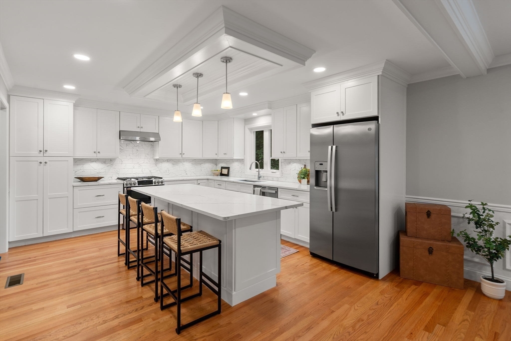 Waltham, Massachusetts, 02453, United States, 4 Bedrooms Bedrooms, ,5 BathroomsBathrooms,Residential,For Sale,1927253