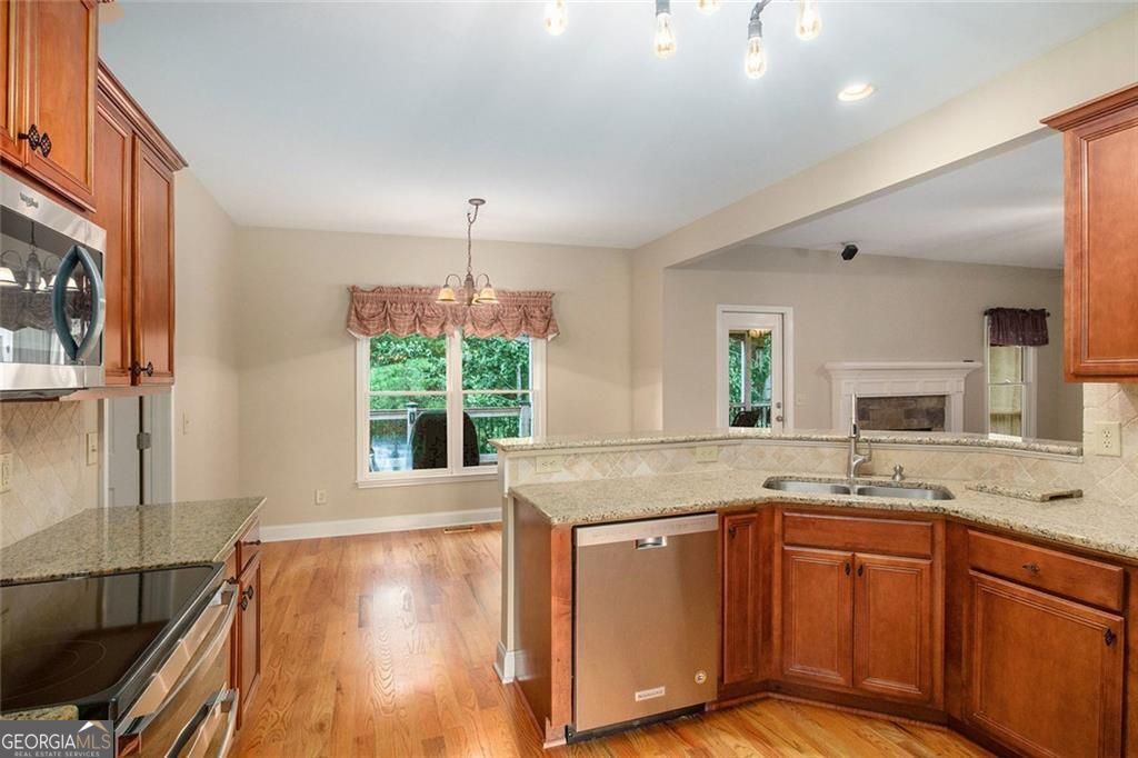 DAWSONVILLE, Georgia, 30534, United States, 3 Bedrooms Bedrooms, ,3 BathroomsBathrooms,Residential,For Sale,1894600