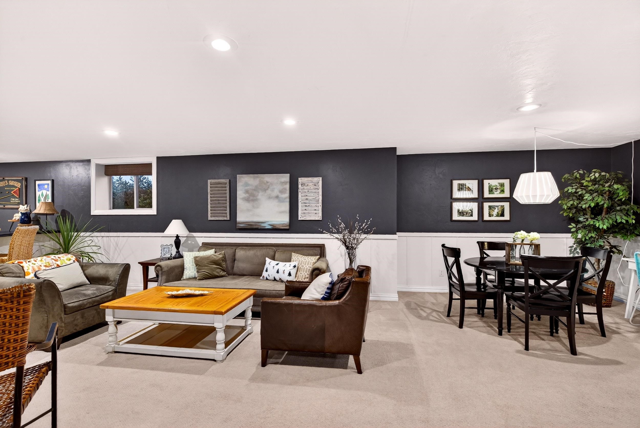 Neenah, Wisconsin, 54956, United States, 4 Bedrooms Bedrooms, ,4 BathroomsBathrooms,Residential,For Sale,1996384