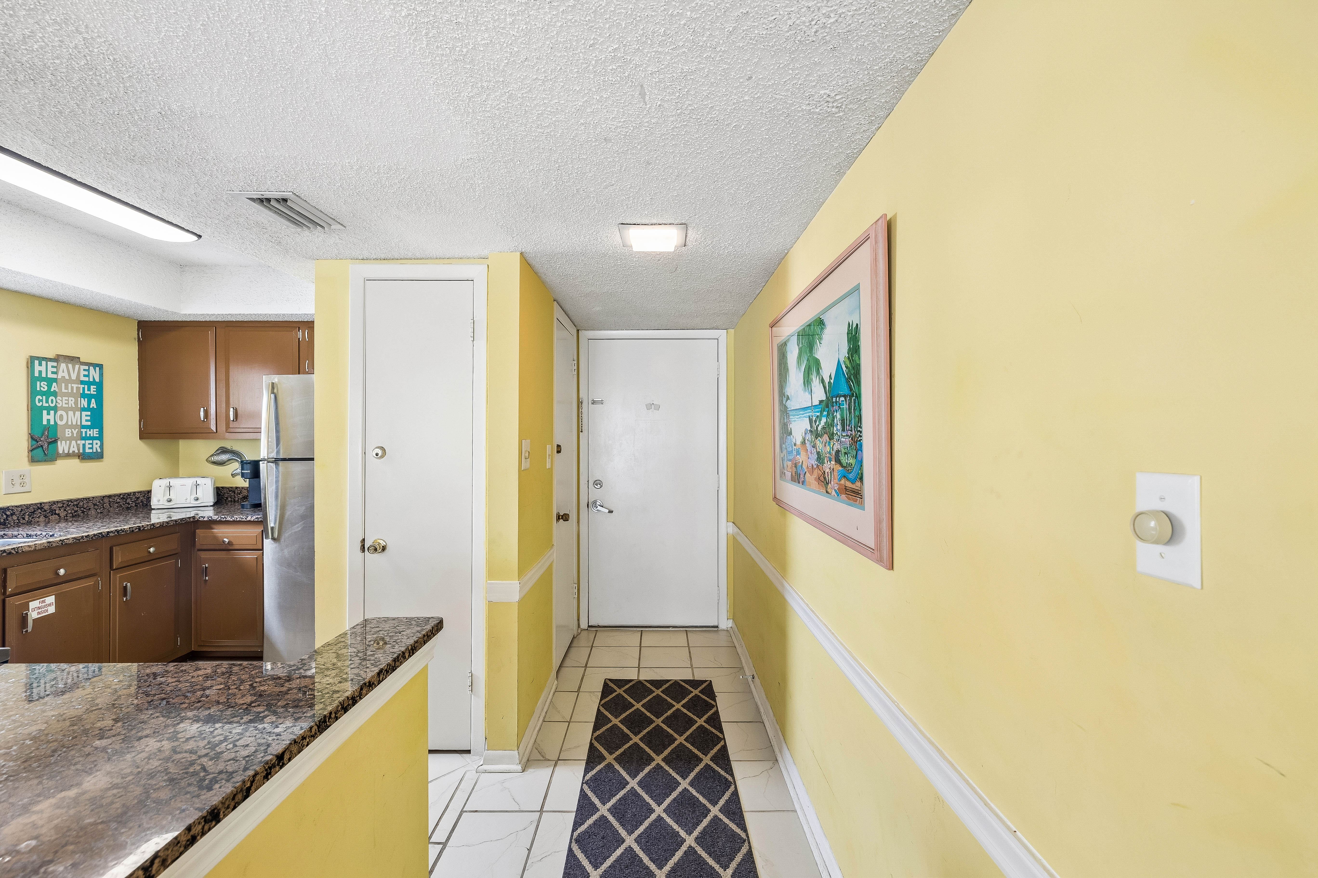  Gulf-Front Corner Retreat In Sought-After Community Near Amenities - 物件實景