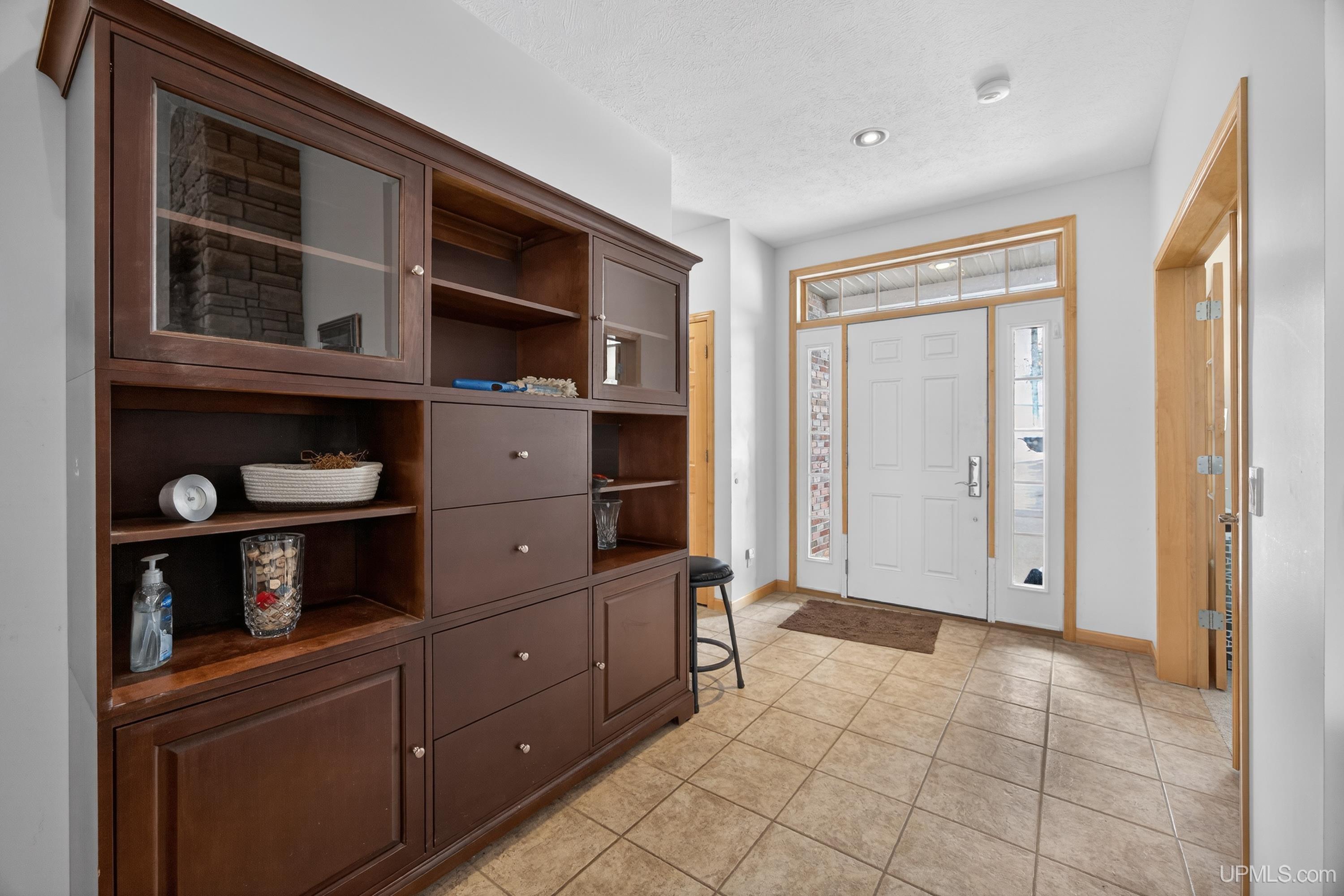 Houghton, Michigan, 49931, United States, 3 Bedrooms Bedrooms, ,4 BathroomsBathrooms,Residential,For Sale,2029605