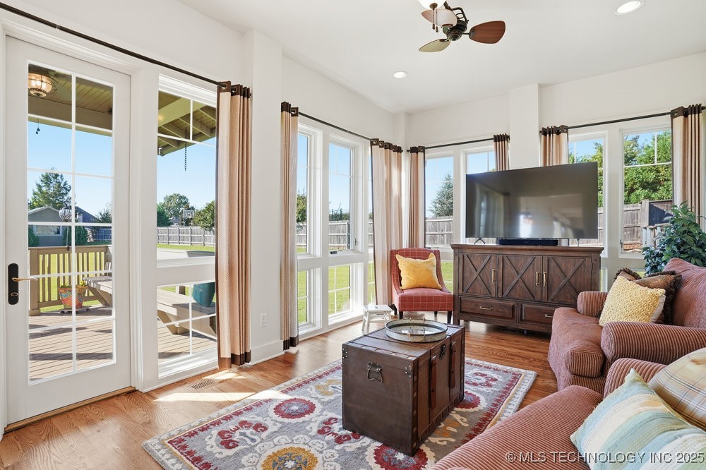 Jenks, Oklahoma, 74037, United States, 5 Bedrooms Bedrooms, ,6 BathroomsBathrooms,Residential,For Sale,1989076