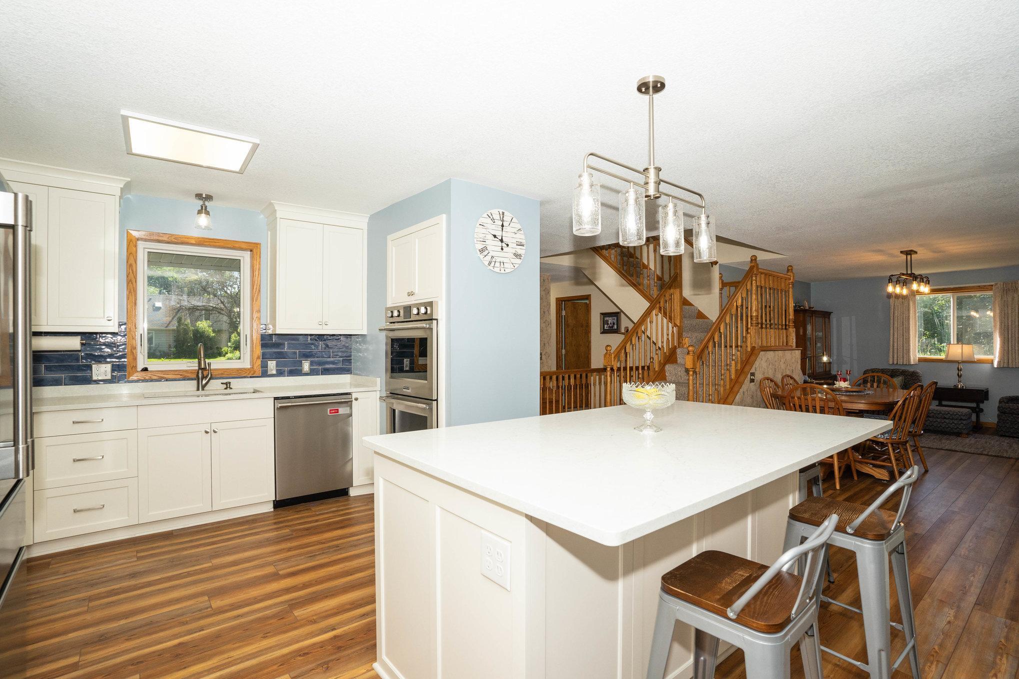 Lakeville, Minnesota, 55044, United States, 5 Bedrooms Bedrooms, ,1 BathroomBathrooms,Residential,For Sale,1989528