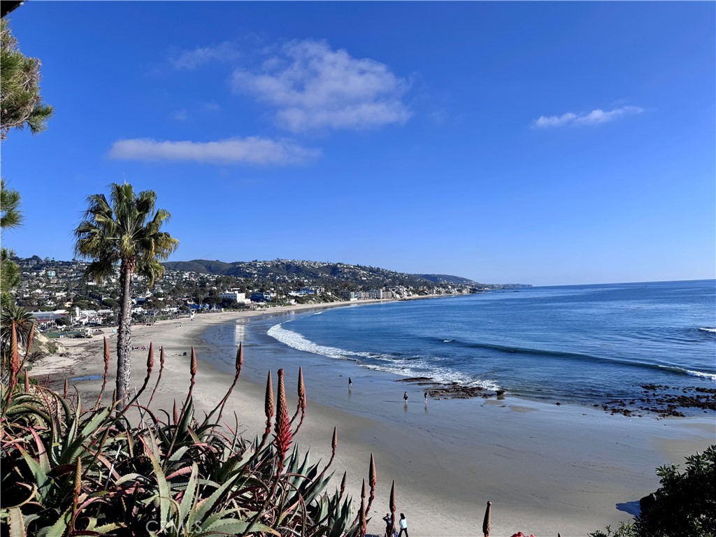 Laguna Beach, California, 92651, United States, 2 Bedrooms Bedrooms, ,1 BathroomBathrooms,Residential,For Sale,2000928