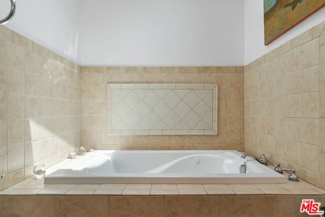 Malibu, California, 90265, United States, 1 Bedroom Bedrooms, ,1 BathroomBathrooms,Residential,For Sale,1891737