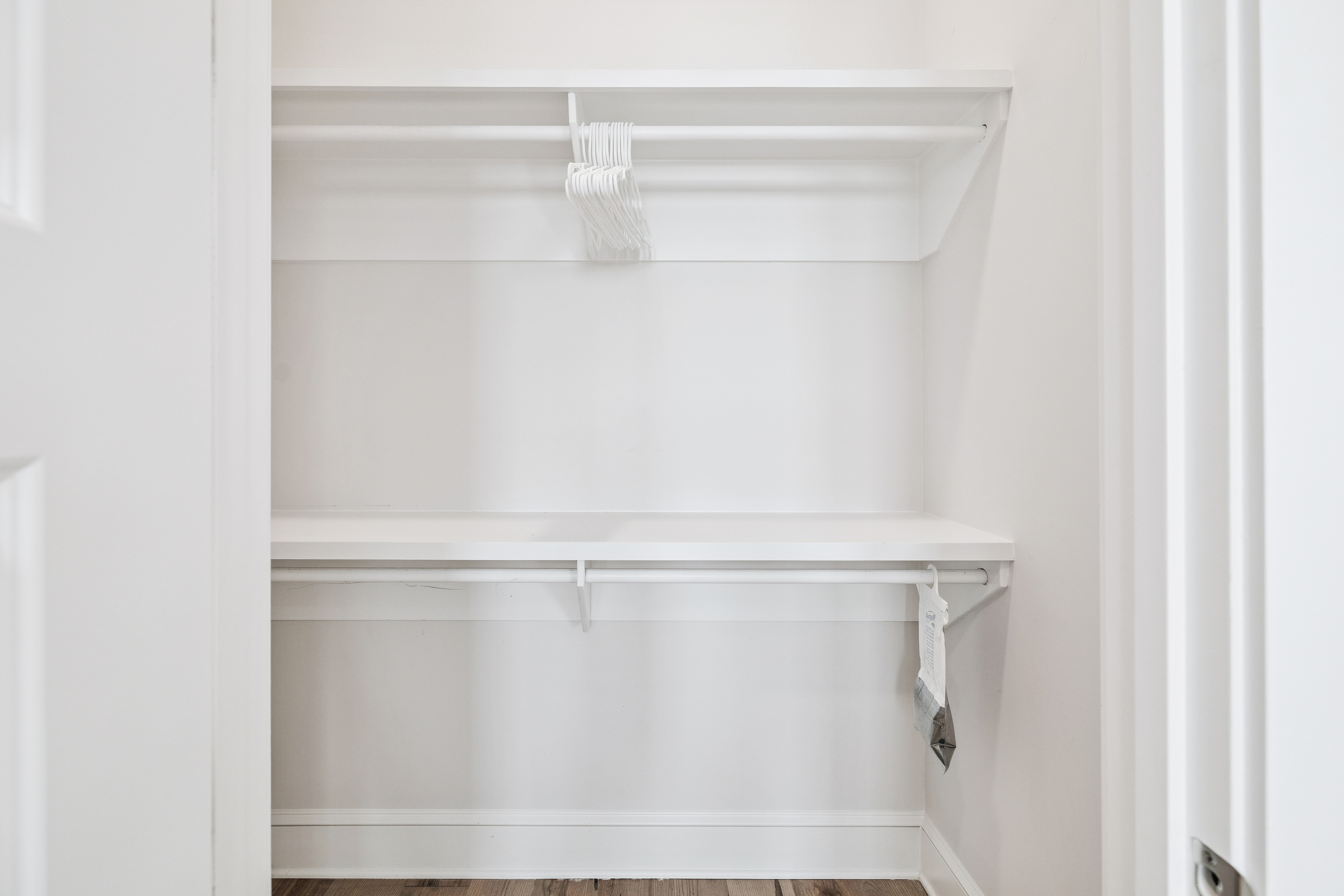  Spacious 3-Level Home With Elevator & Steps to Community Pool - 物件實景