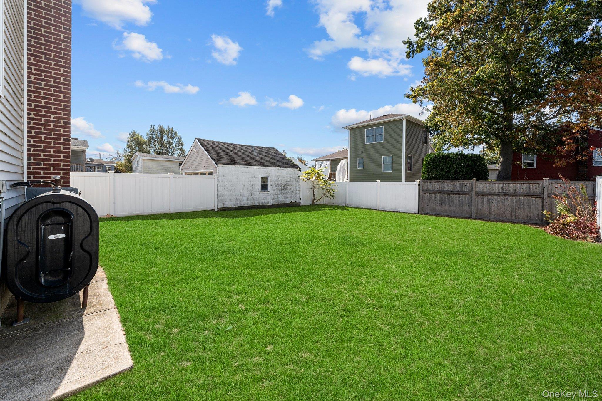 Freeport, New York, 11520, United States, 4 Bedrooms Bedrooms, ,2 BathroomsBathrooms,Residential,For Sale,1981047