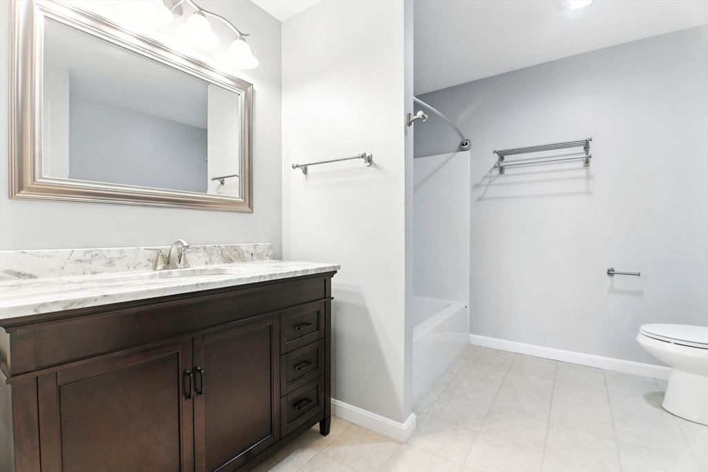 Southwick, Massachusetts, 01077, United States, 4 Bedrooms Bedrooms, ,4 BathroomsBathrooms,Residential,For Sale,1941042