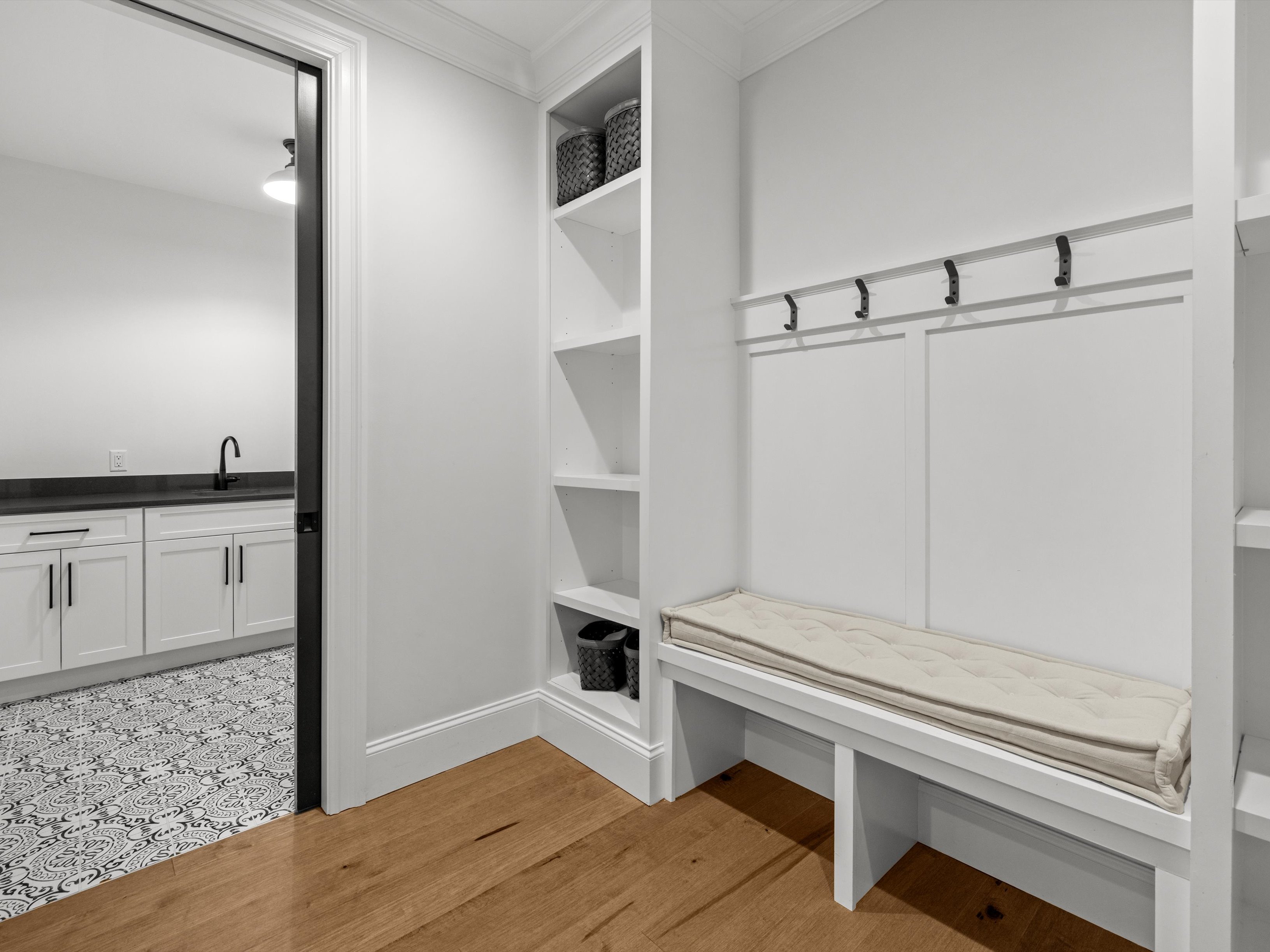  Warm, Welcoming, and Built to Impress—Custom Craftsman in a Premier Setting - 物件實景