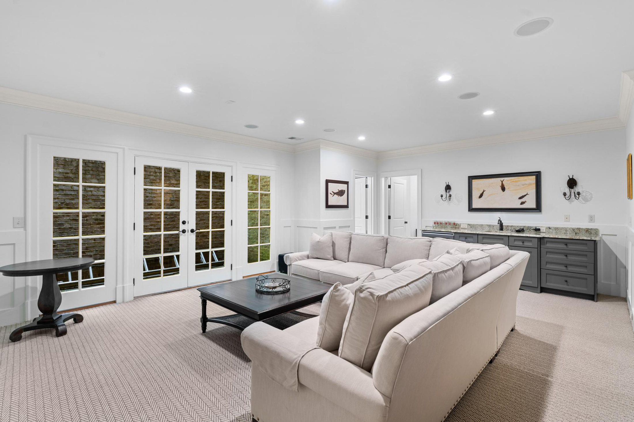  Sophisticated Newer Custom-built Home in Desirable Garden Hills - 物件實景