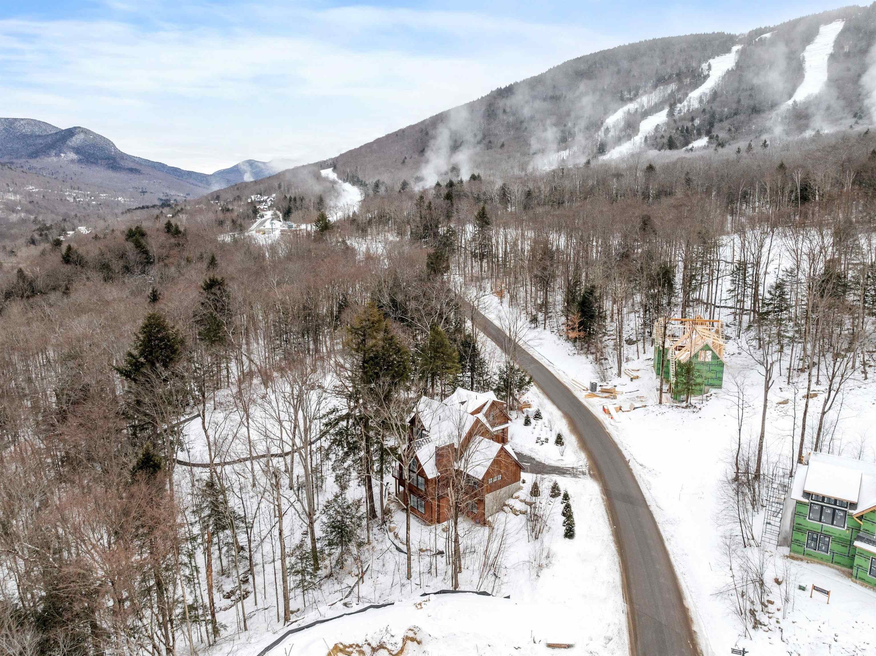 Lincoln, New Hampshire, 03251, United States, 5 Bedrooms Bedrooms, ,5 BathroomsBathrooms,Residential,For Sale,1979766