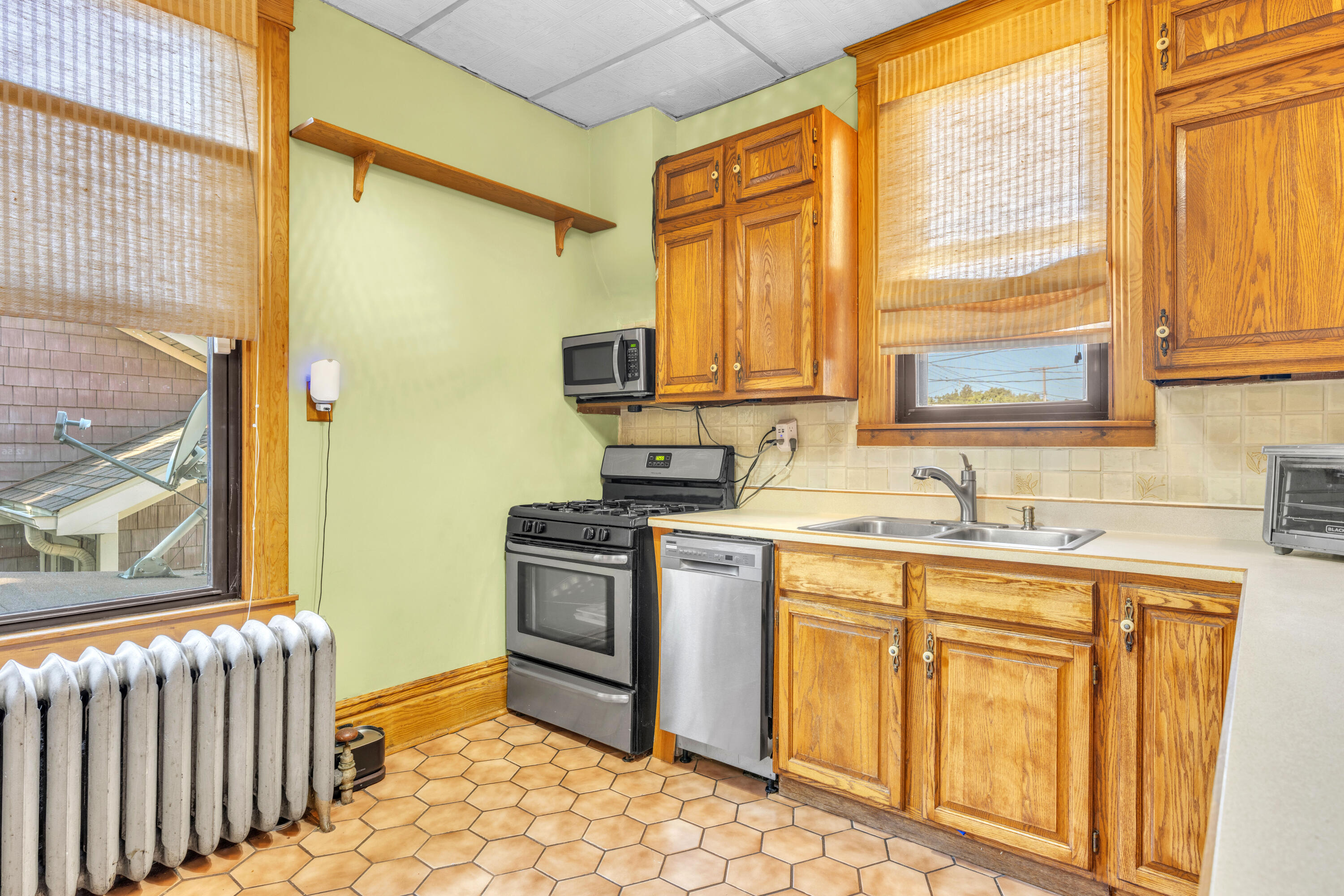 Cleveland Ave, Whiting, IN 46394 #1