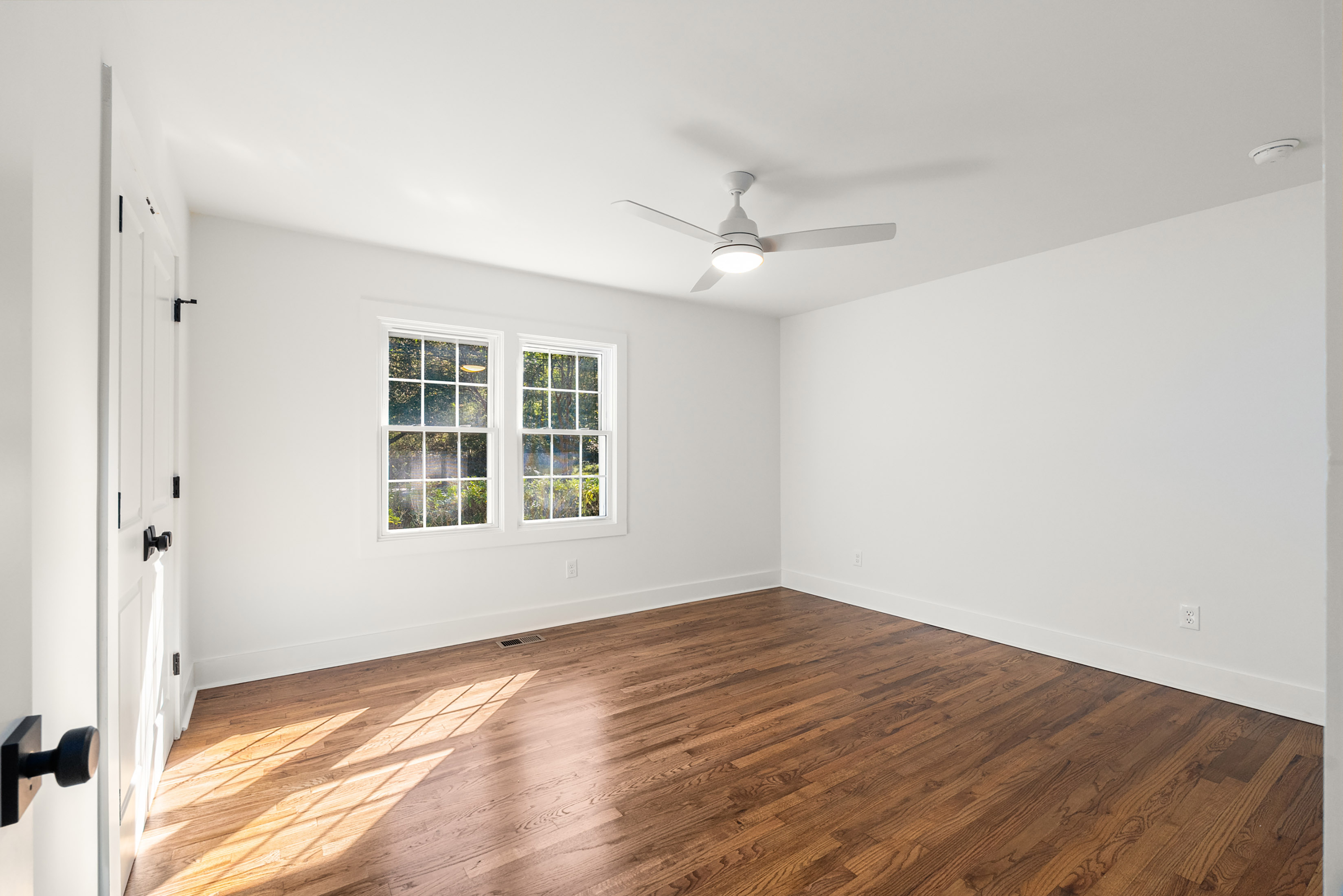  Completely Renovated 1950s Cottage in the Heart of Smyrna
