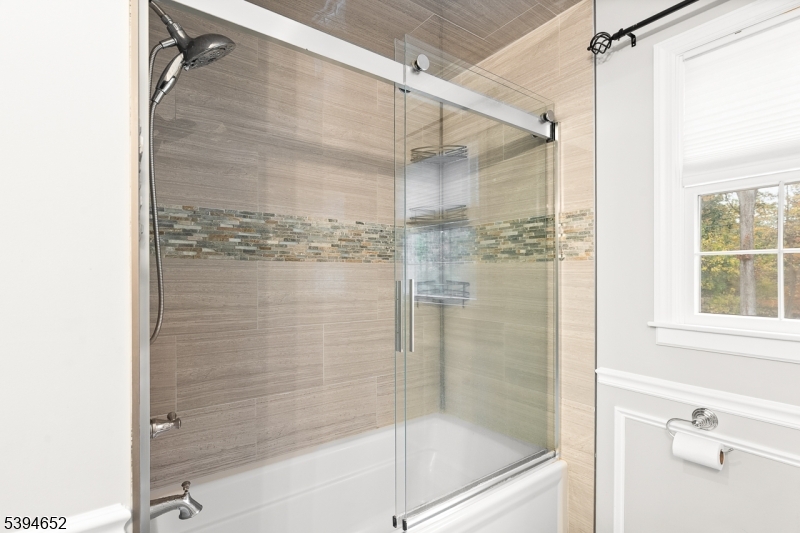 Warren Twp., New Jersey, 07059, United States, 4 Bedrooms Bedrooms, ,4 BathroomsBathrooms,Residential,For Sale,1988367