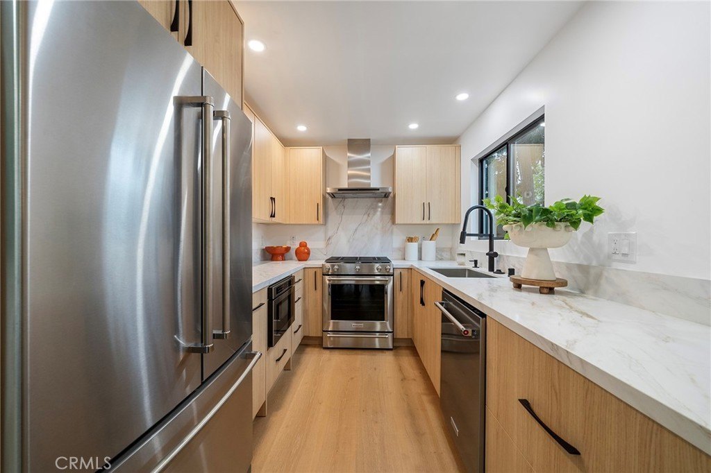 Los Angeles, California, 90031, United States, 5 Bedrooms Bedrooms, ,2 BathroomsBathrooms,Residential,For Sale,2005567