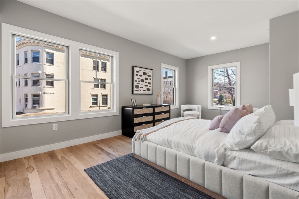 Brookline, Massachusetts, 02445, United States, 3 Bedrooms Bedrooms, ,4 BathroomsBathrooms,Residential,For Sale,1760278
