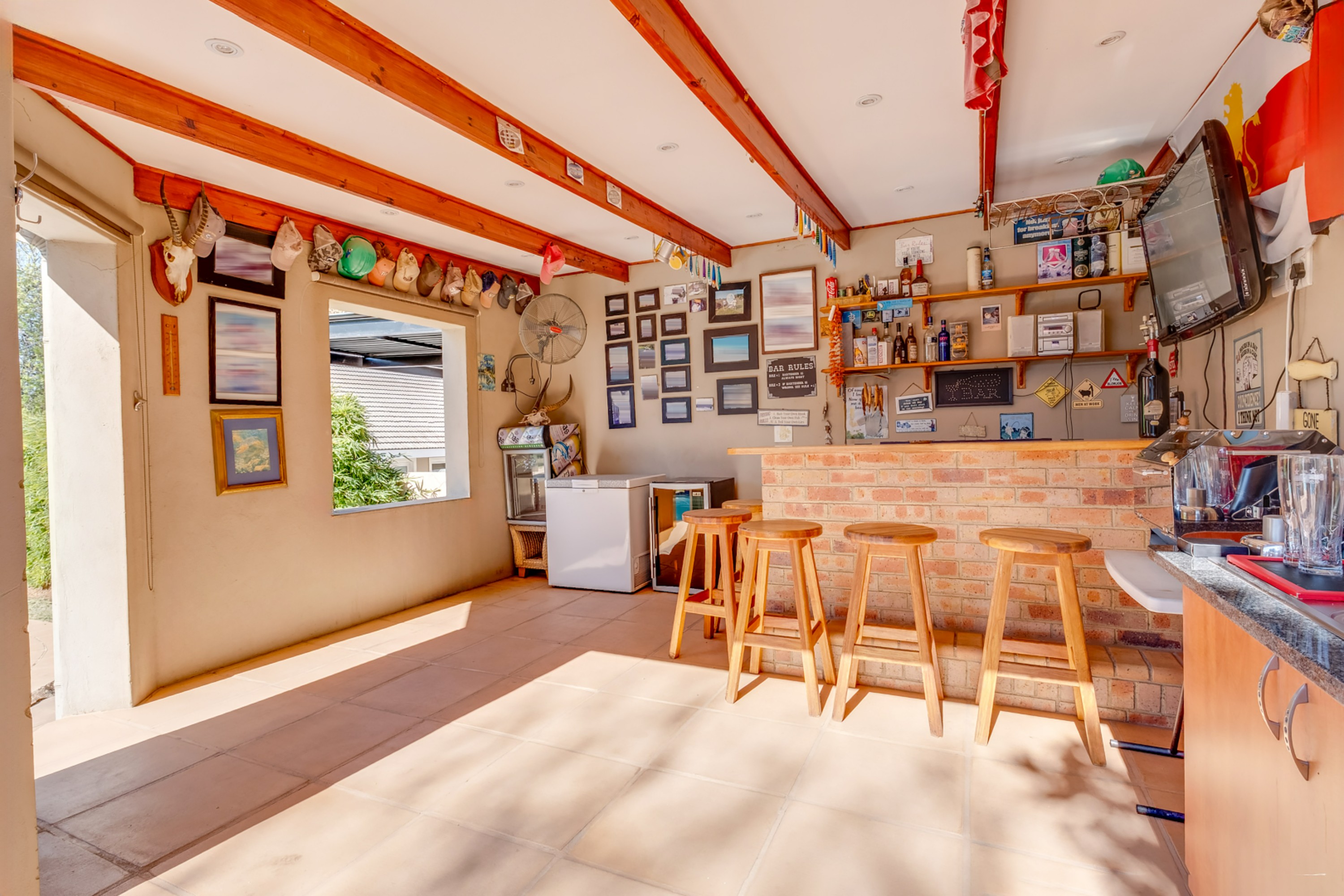  Fabulous Family Home with Charm, Character & Bonus Cottage - 物件實景