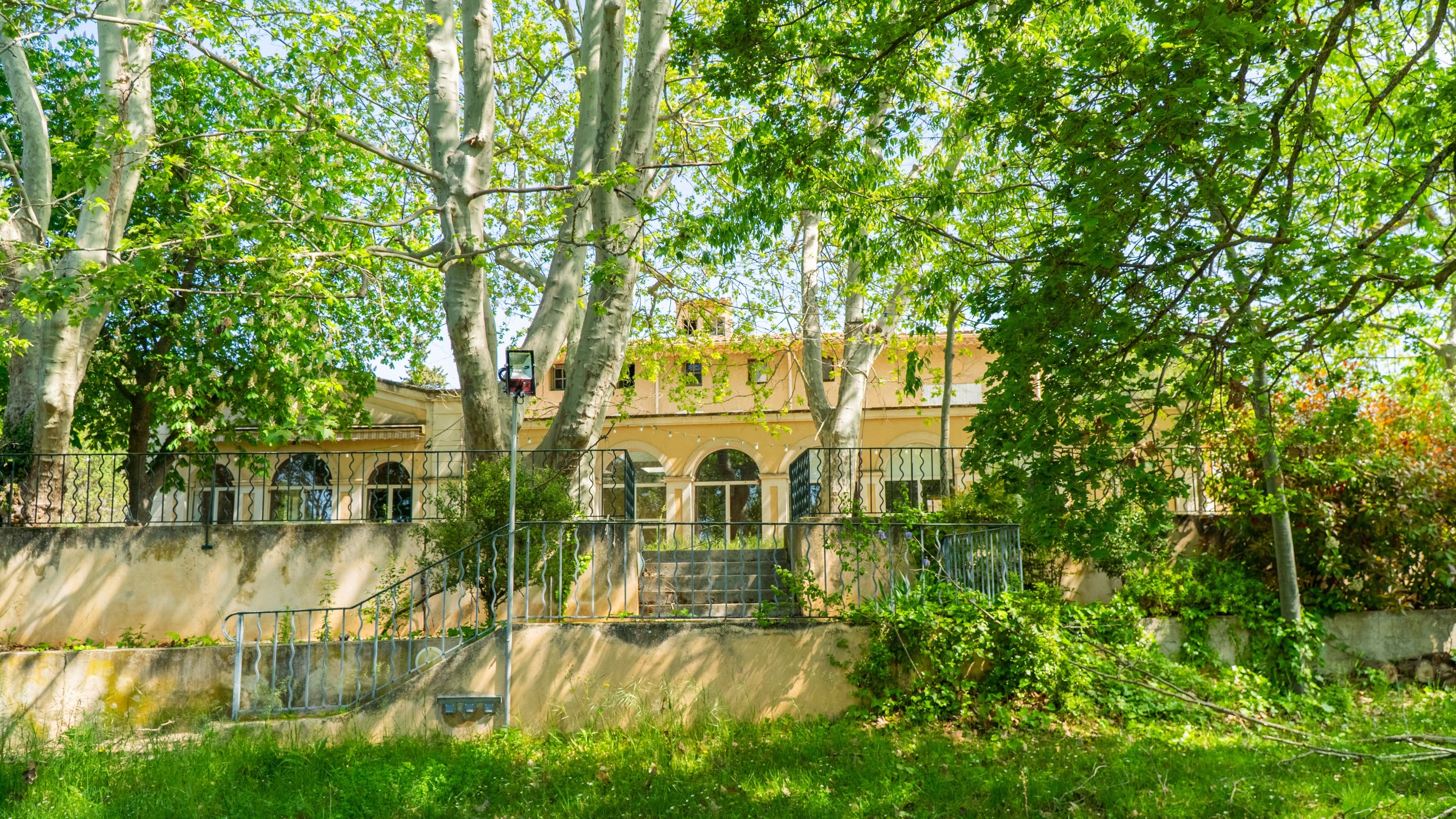  Multifunctional Property in the Heart of the Aix Countryside – Puyricard Area J… - 物件實景