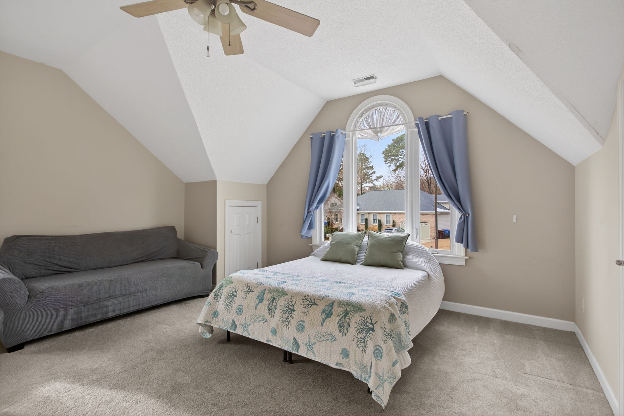 Chesapeake, Virginia, 23320, United States, 4 Bedrooms Bedrooms, ,3 BathroomsBathrooms,Residential,For Sale,2005539