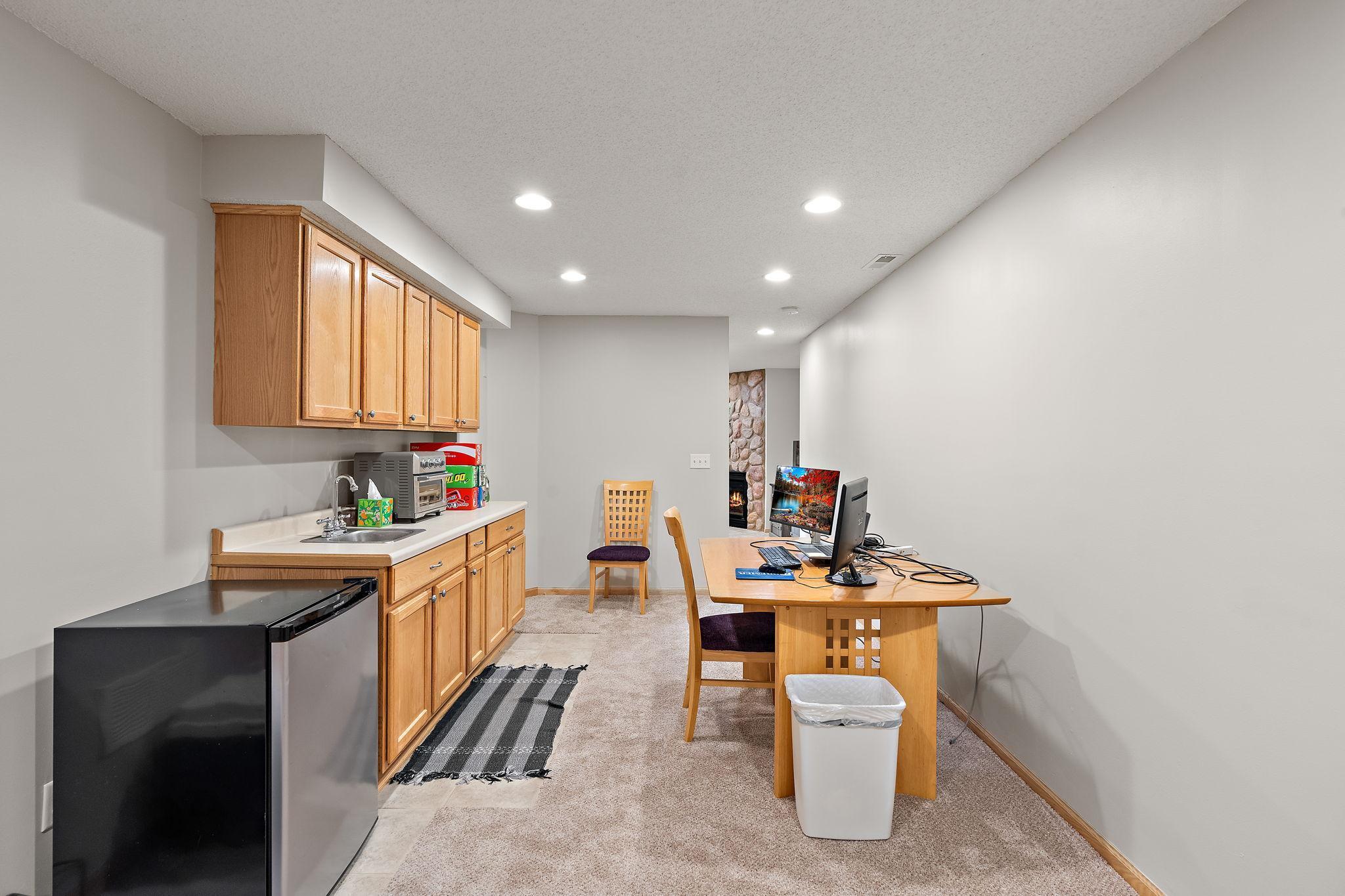 Oakdale, Minnesota, 55128, United States, 4 Bedrooms Bedrooms, ,4 BathroomsBathrooms,Residential,For Sale,1879213