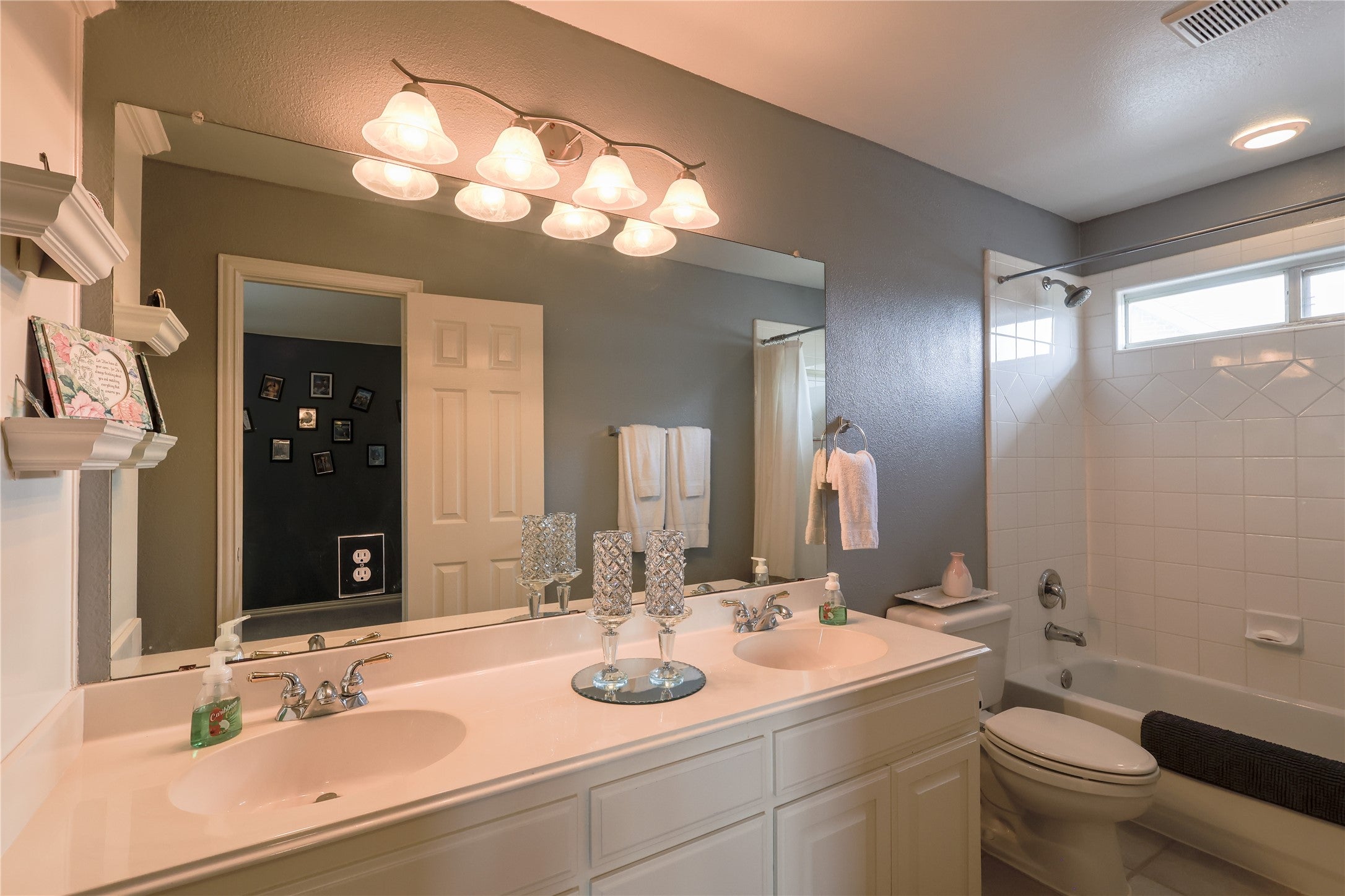 Frisco, Texas, 75036, United States, 5 Bedrooms Bedrooms, ,4 BathroomsBathrooms,Residential,For Sale,1982695