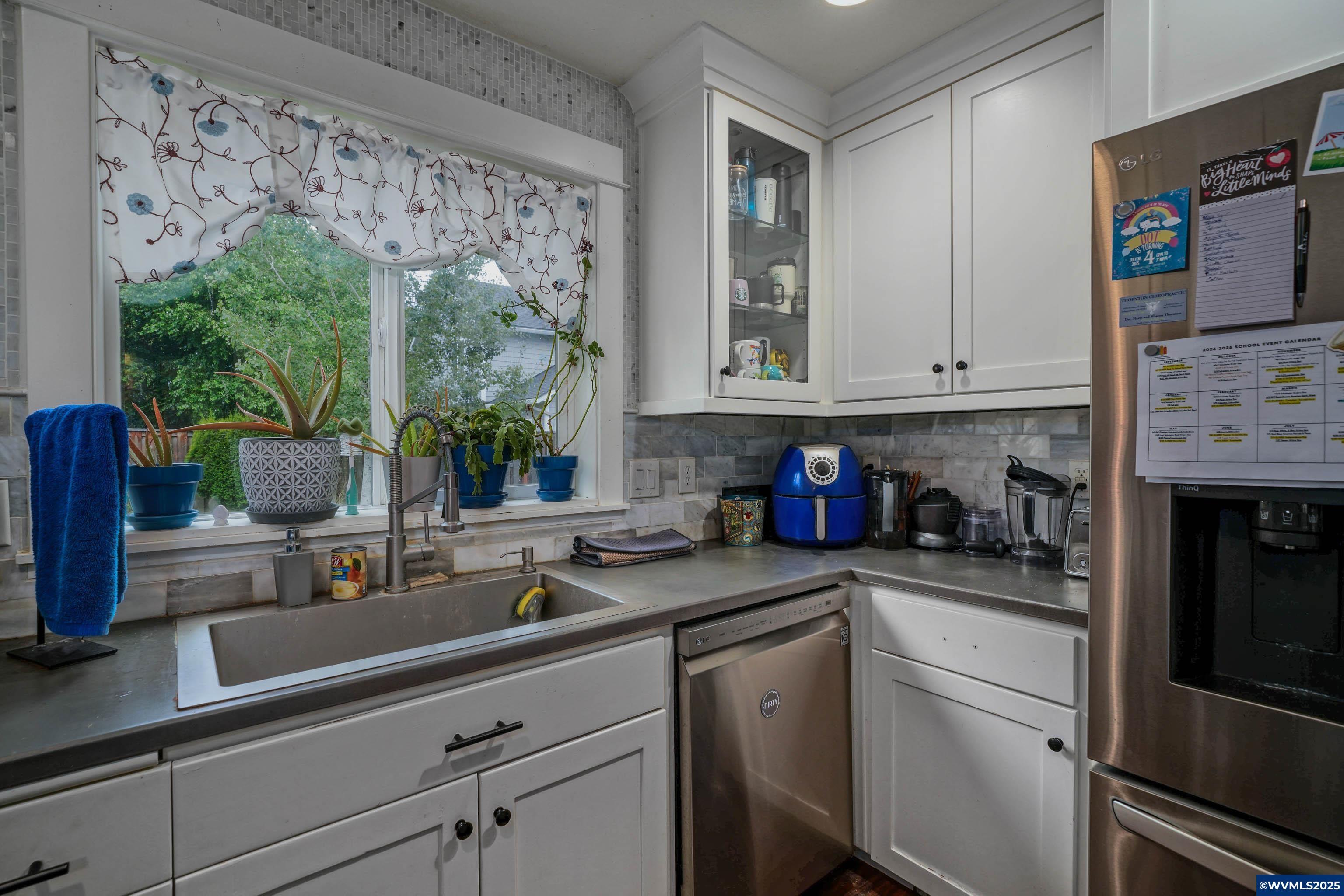Keizer, Oregon, 97303, United States, 3 Bedrooms Bedrooms, ,3 BathroomsBathrooms,Residential,For Sale,1890853