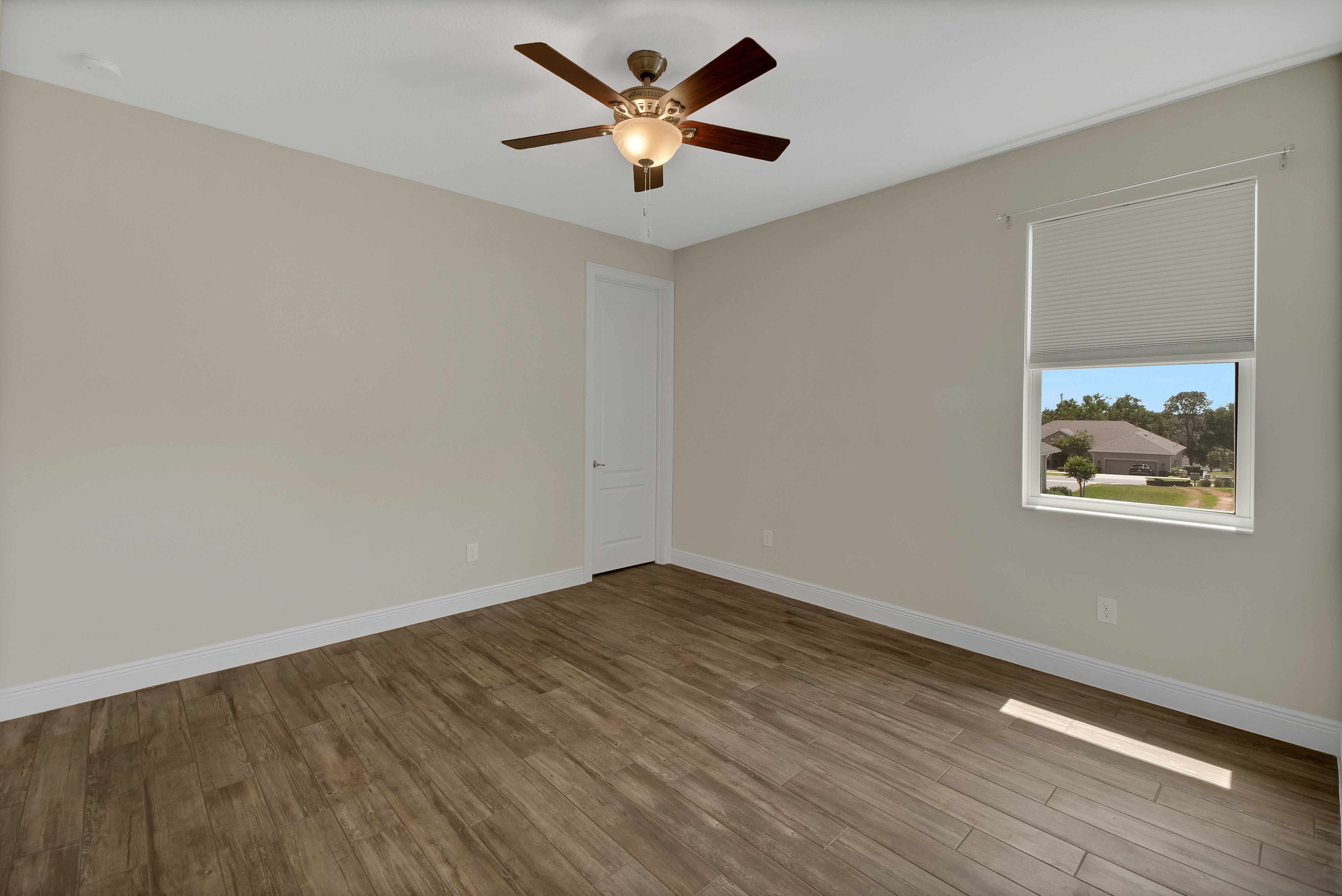 Lady Lake, Florida, 32159, United States, 4 Bedrooms Bedrooms, ,3 BathroomsBathrooms,Residential,For Sale,2001530