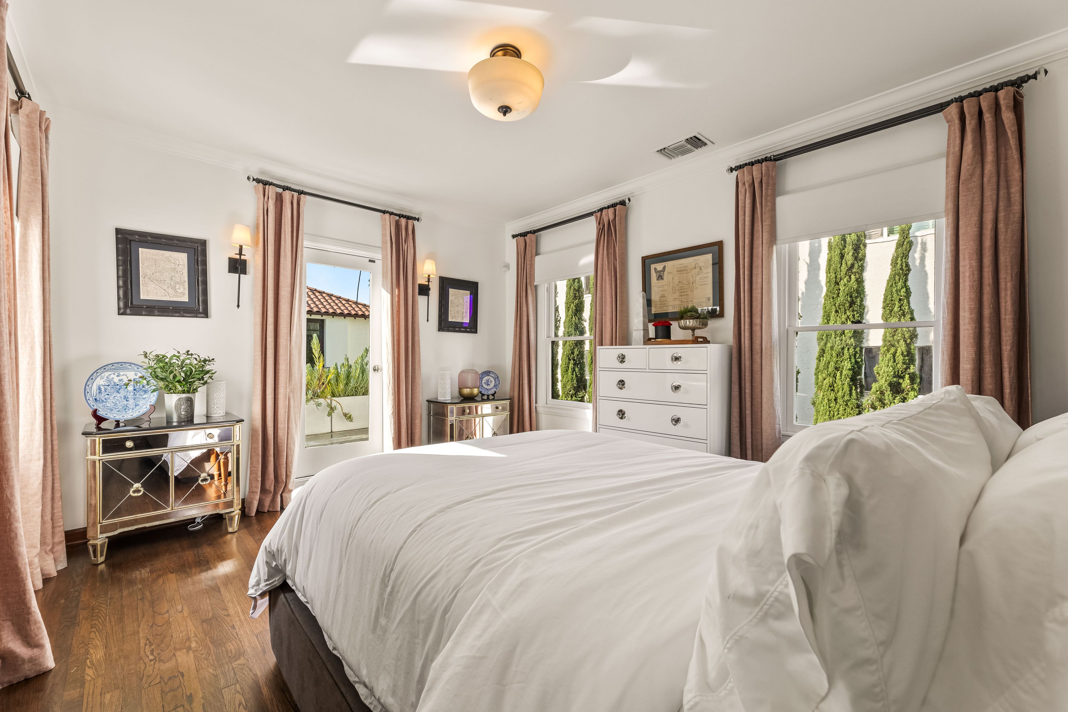  2052 S Hobart Blvd - 物件實景