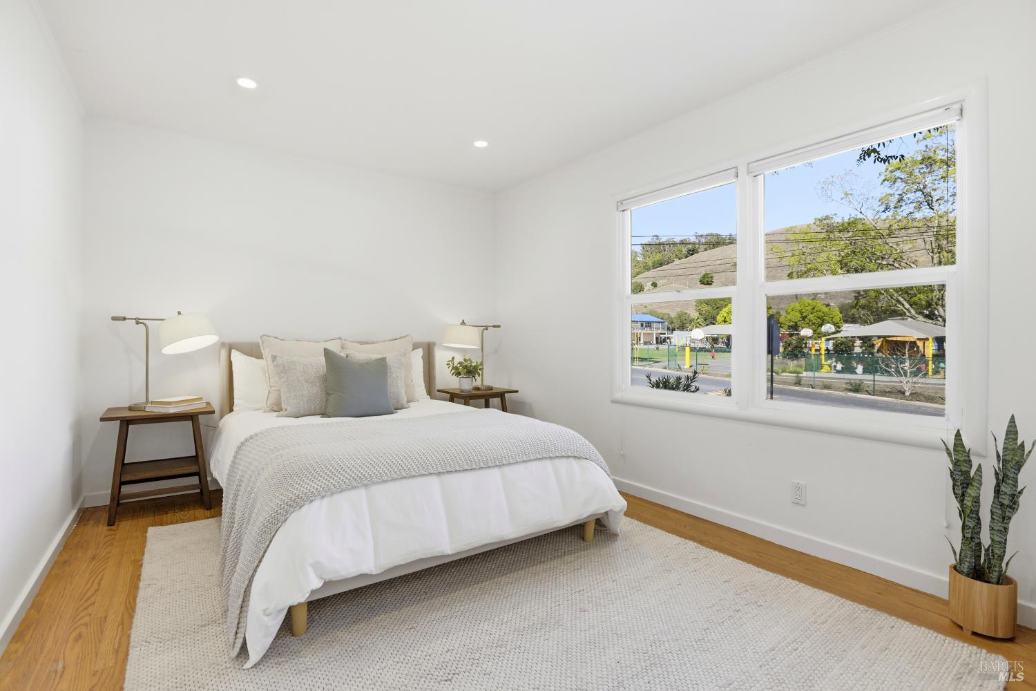 San Rafael, California, 94901, United States, 3 Bedrooms Bedrooms, ,1 BathroomBathrooms,Residential,For Sale,1987980