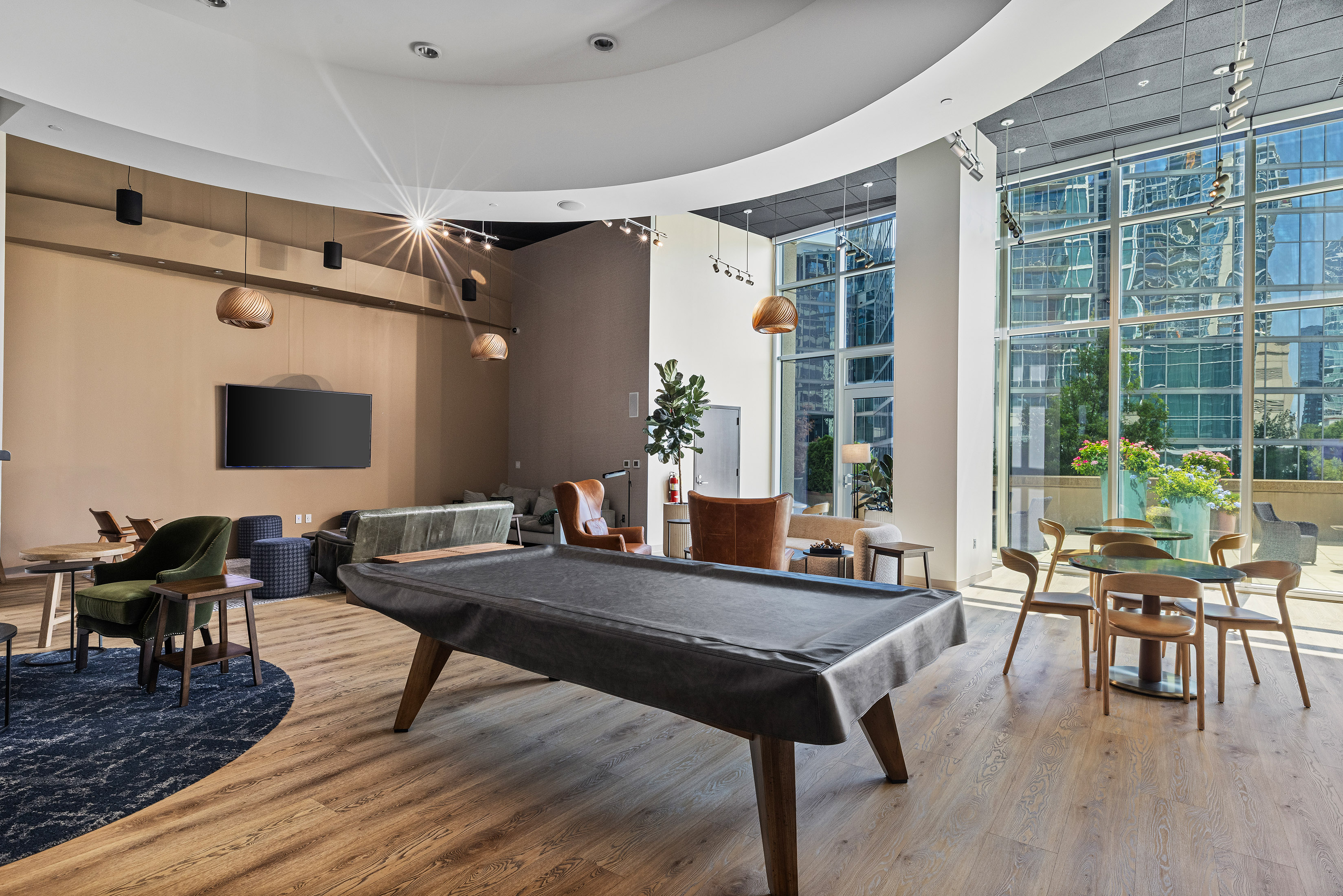  Exceptional Condo Offer Offers an Array of Amenities in a Prime Location - 物件實景