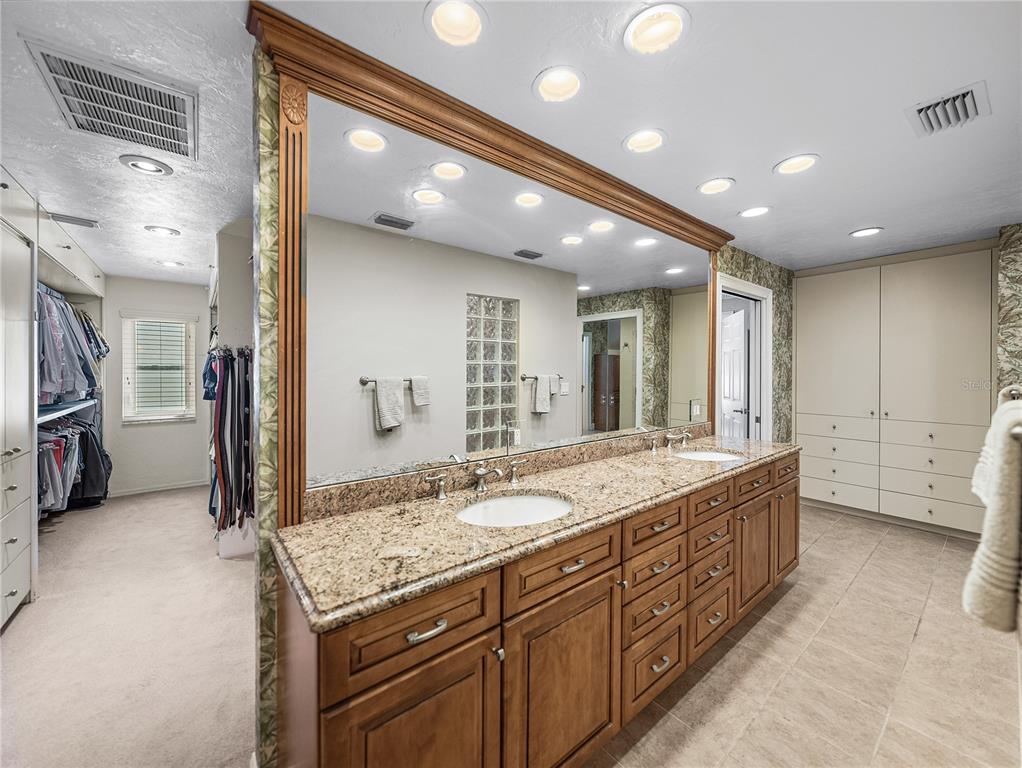 Winter Haven, Florida, 33884, United States, 3 Bedrooms Bedrooms, ,4 BathroomsBathrooms,Residential,For Sale,1895737