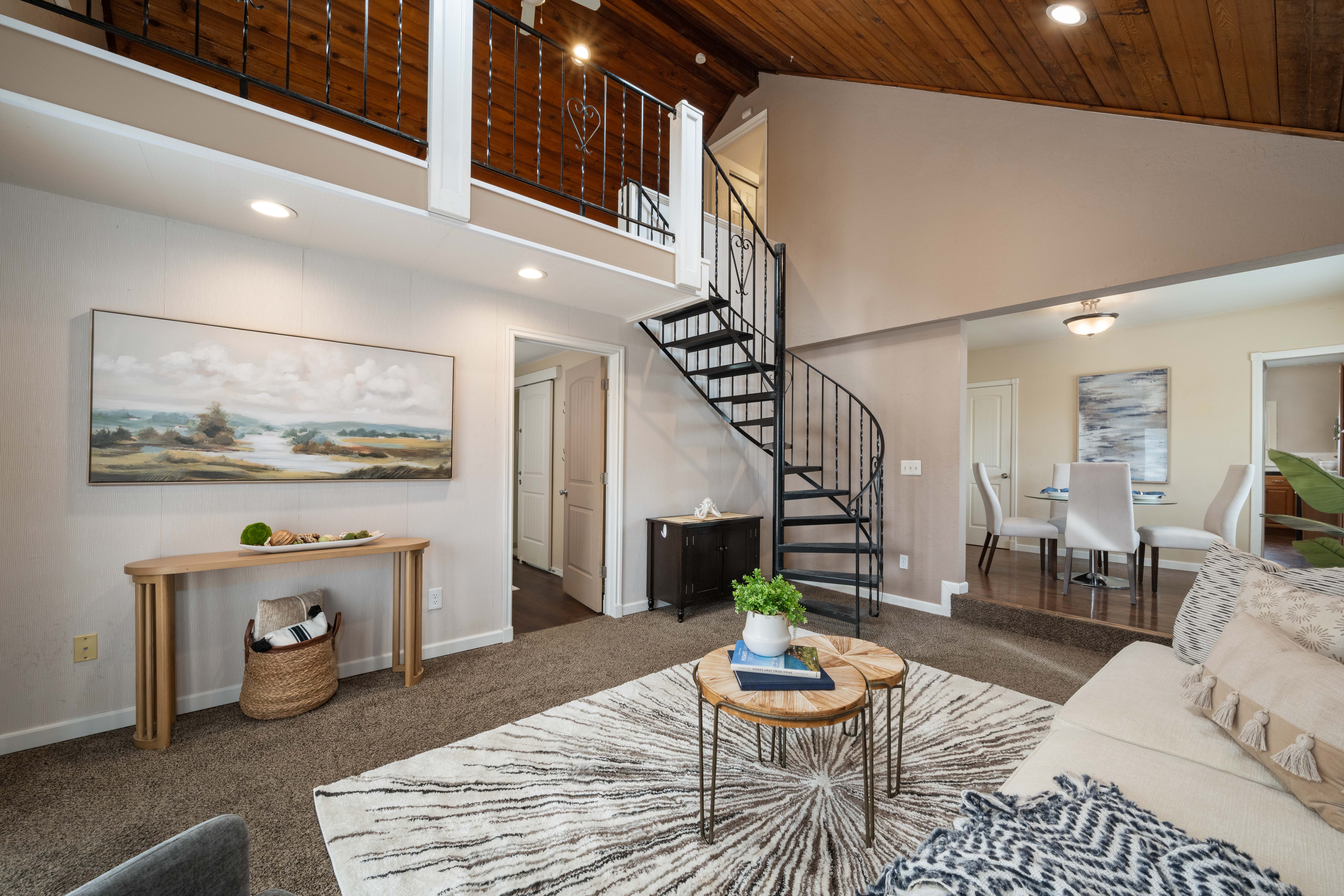  Turn Key Charm with Primary Suite and Loft - 物件實景