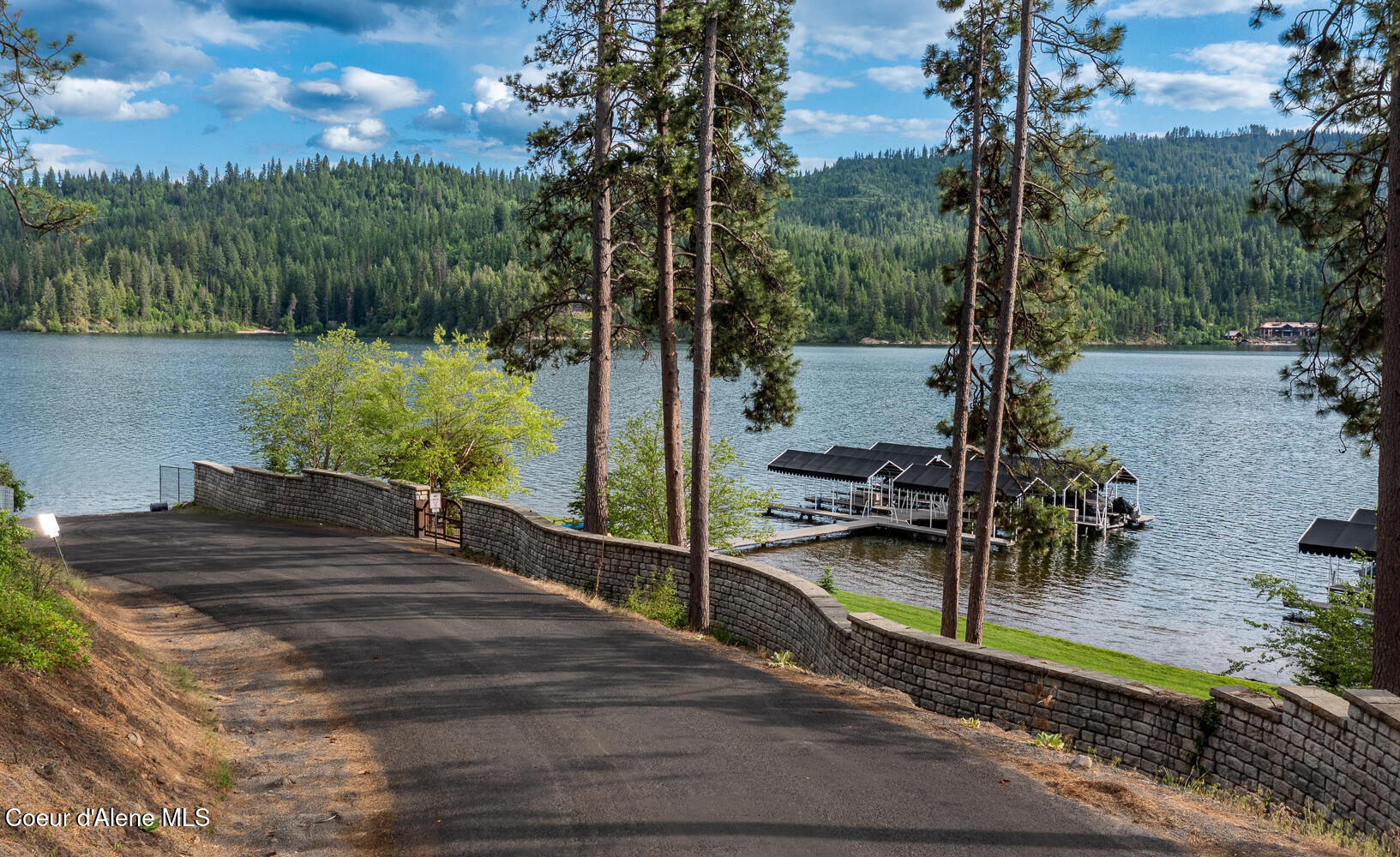 Coeur d'Alene, Idaho, 83814, United States, 4 Bedrooms Bedrooms, ,4 BathroomsBathrooms,Residential,For Sale,1851825