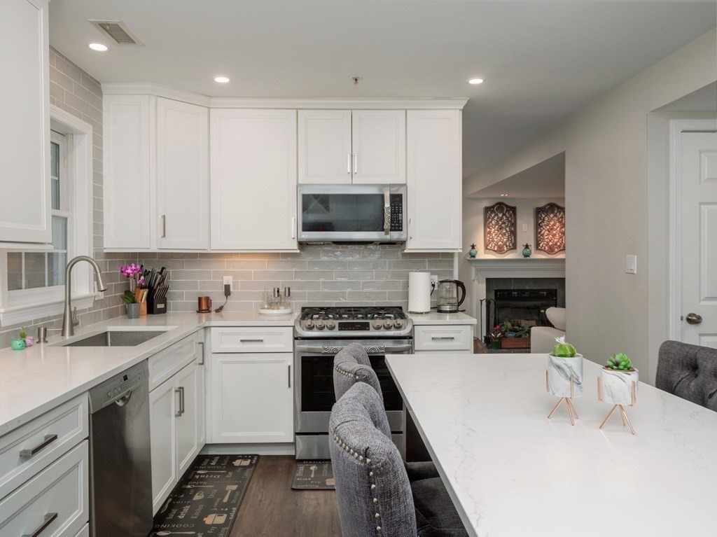 Walpole, Massachusetts, 02081, United States, 5 Bedrooms Bedrooms, ,3 BathroomsBathrooms,Residential,For Sale,1830559