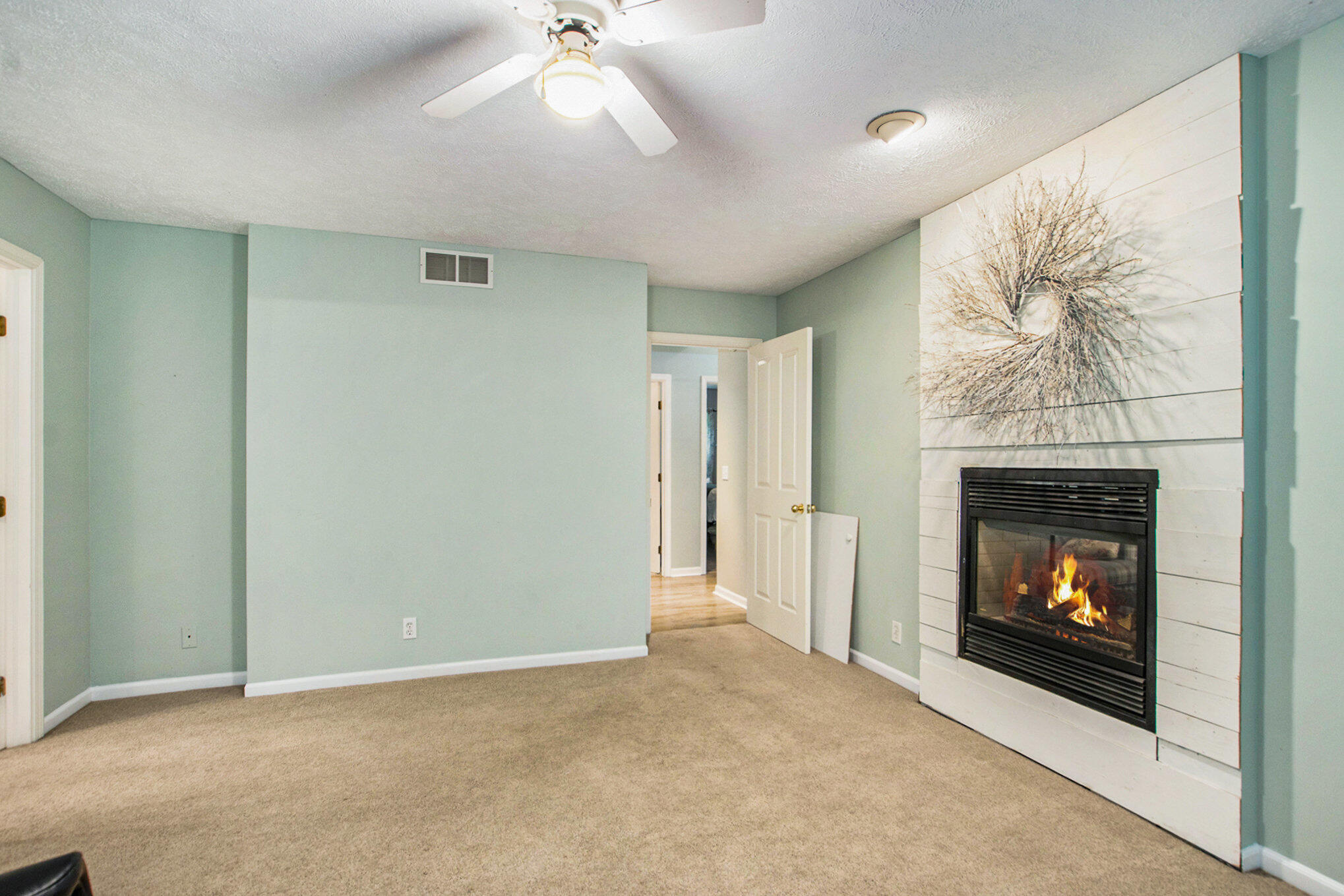 Grand Haven, Michigan, 49417, United States, 5 Bedrooms Bedrooms, ,5 BathroomsBathrooms,Residential,For Sale,1940332