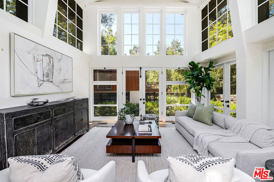 Santa Monica, California, 90402, United States, 7 Bedrooms Bedrooms, ,7 BathroomsBathrooms,Residential,For Sale,1940009